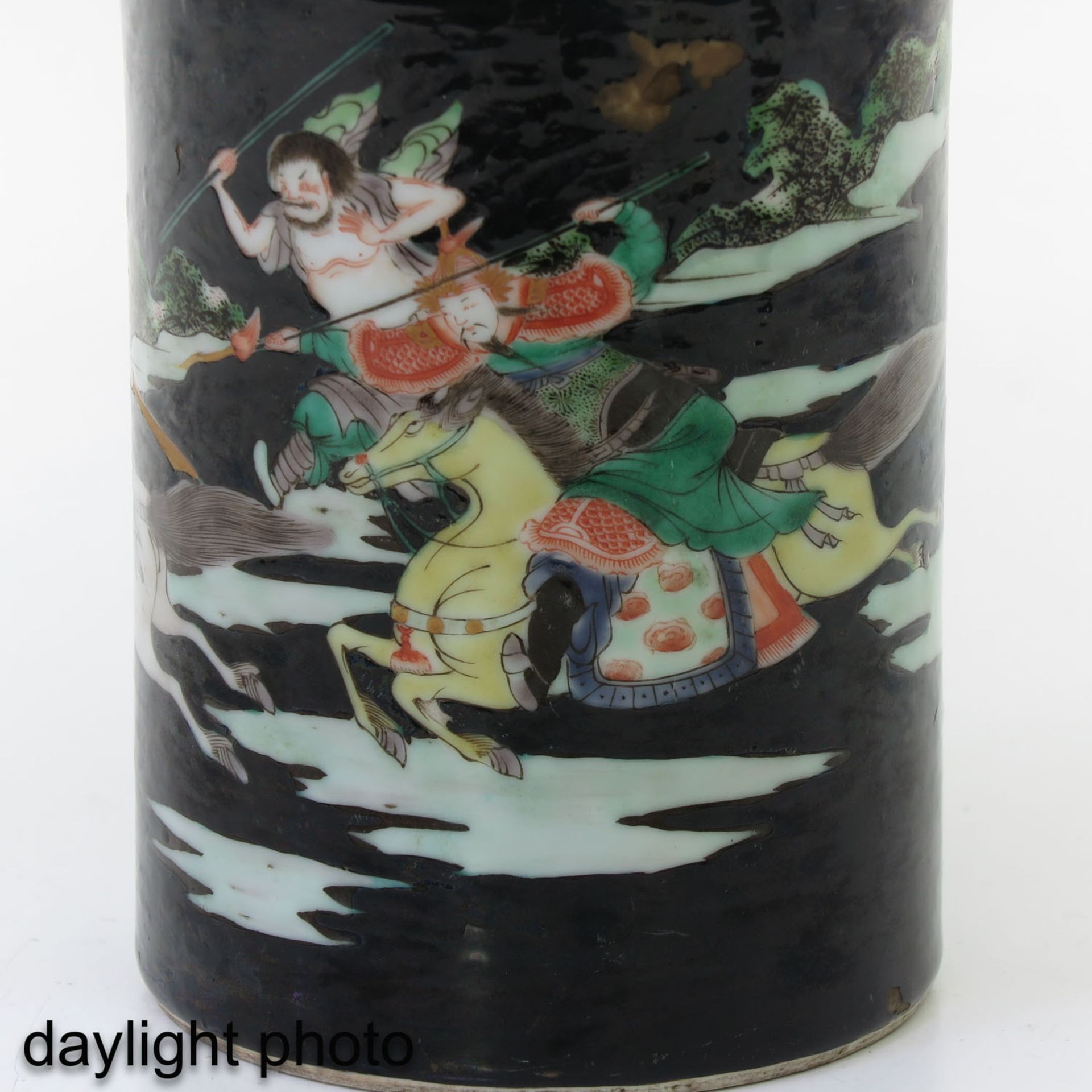 A Famille Noir Brush Pot - Image 9 of 9