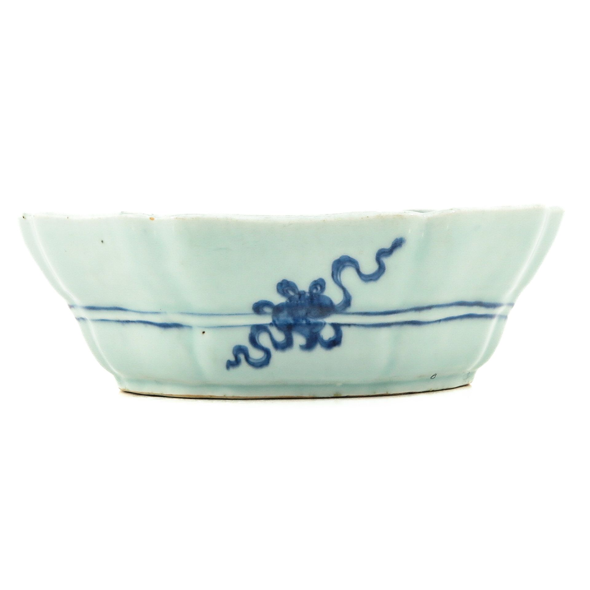 A Blue and White Serving Bowl - Bild 4 aus 9