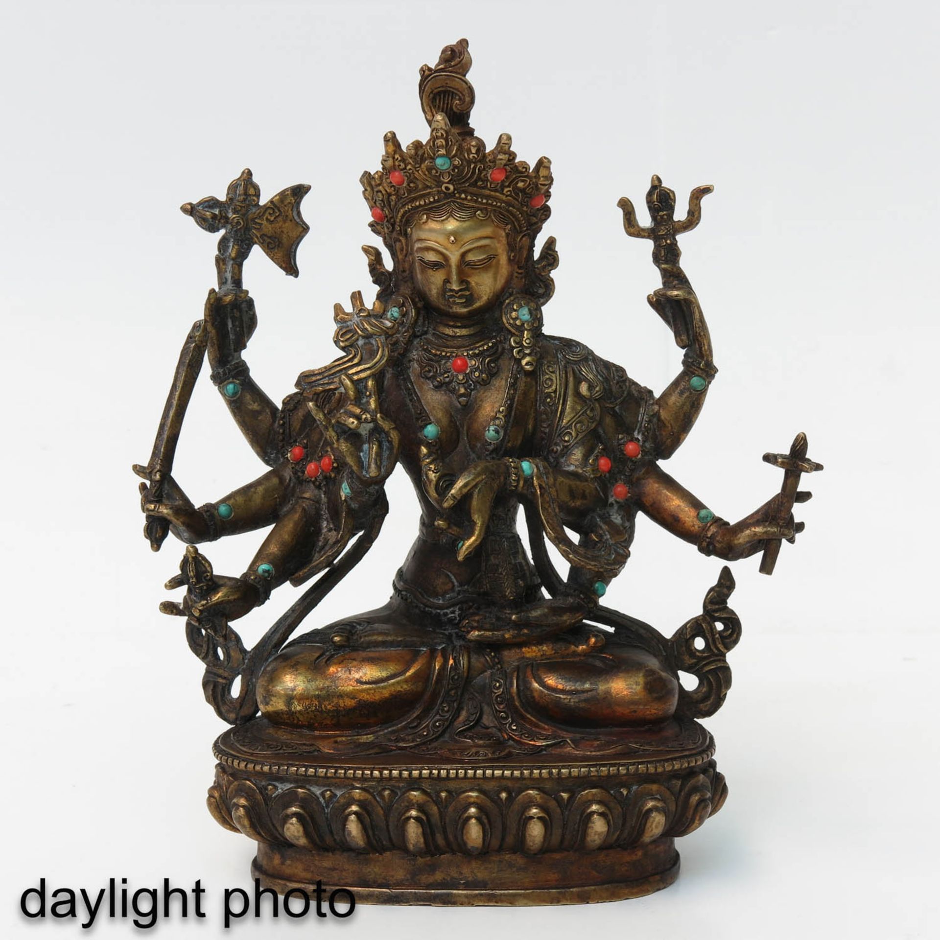 A Bronze Buddha Sculpture - Image 7 of 10