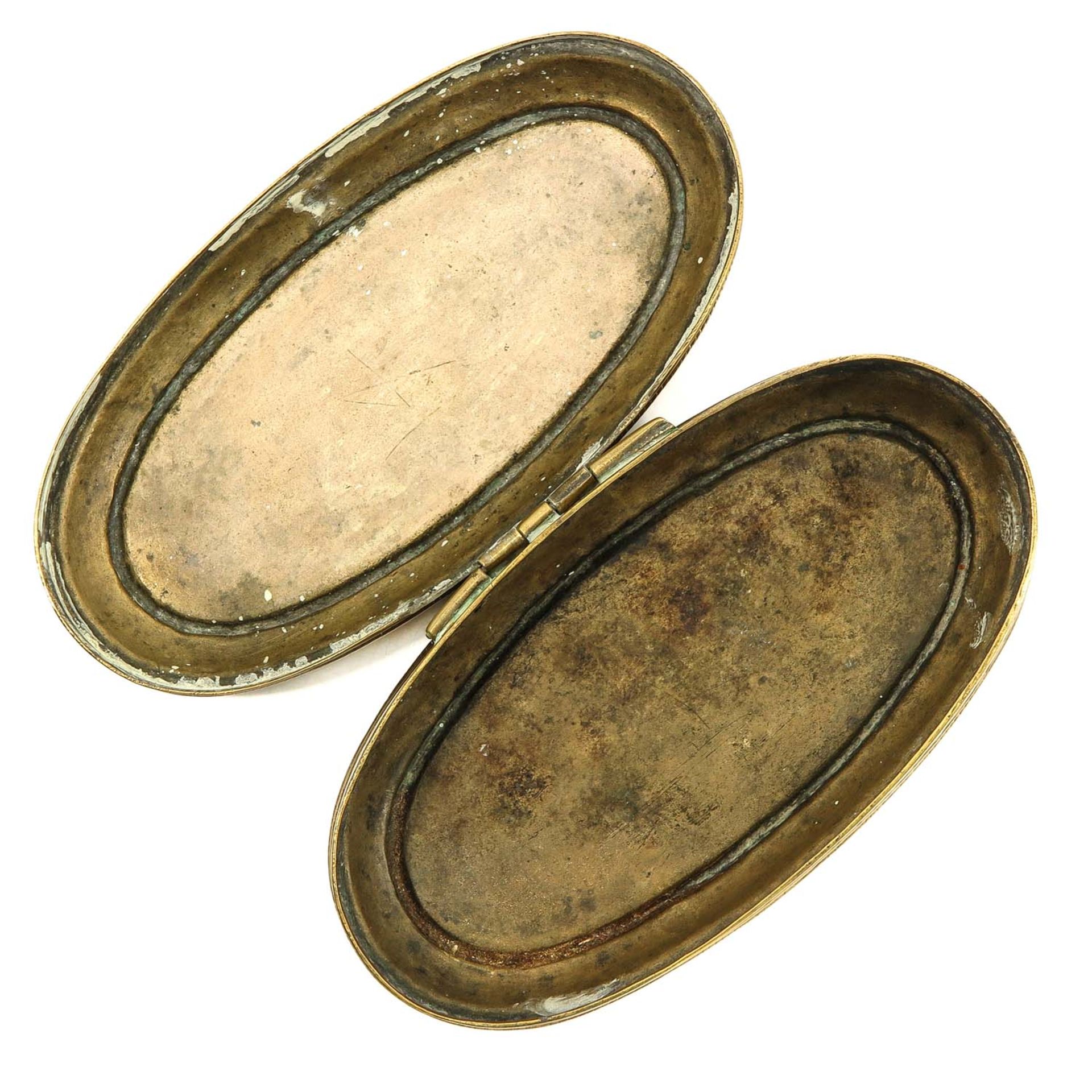 An 18th Century Dutch Oval Tobacco Box - Image 7 of 7