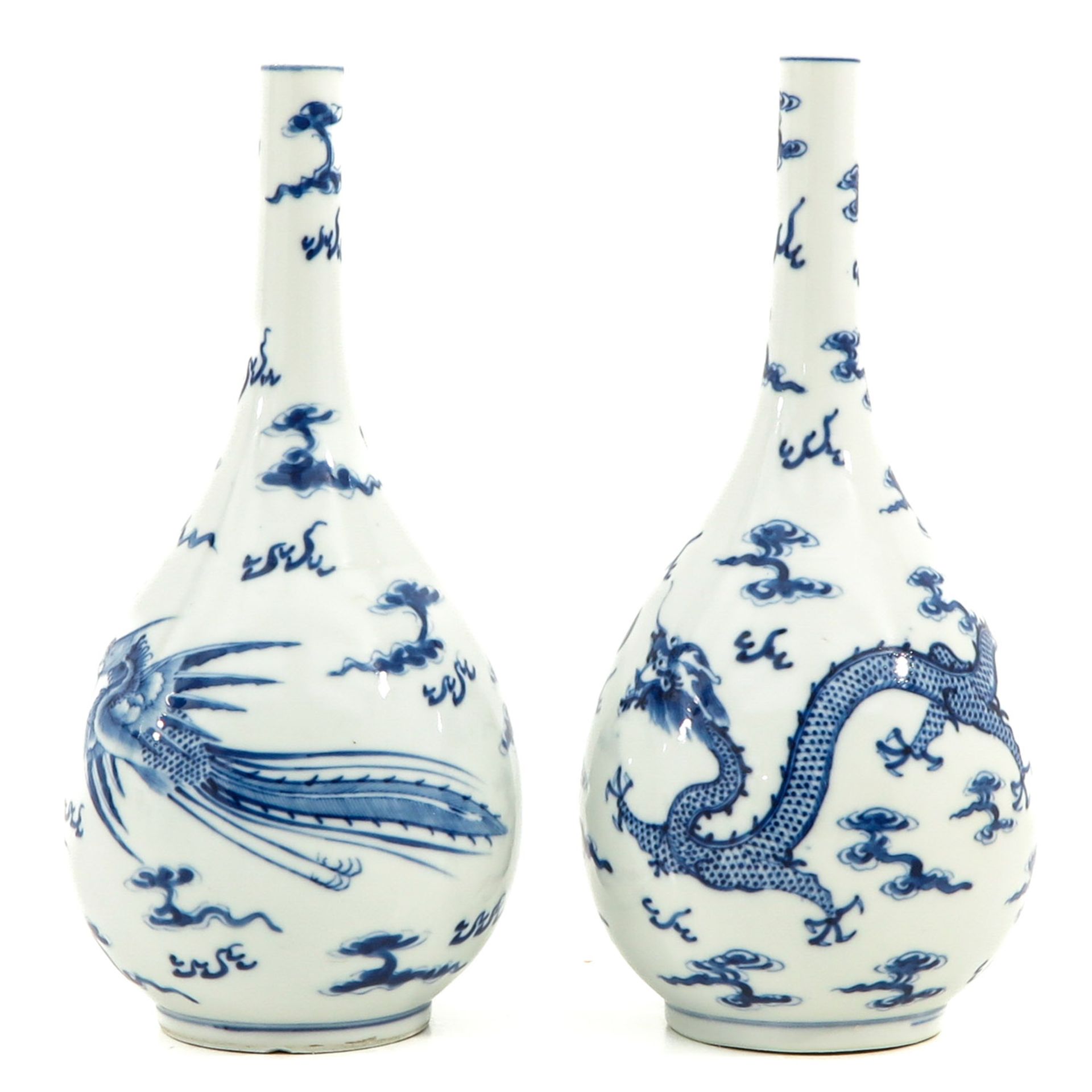 A Pair of Blue and White Vases - Image 2 of 10