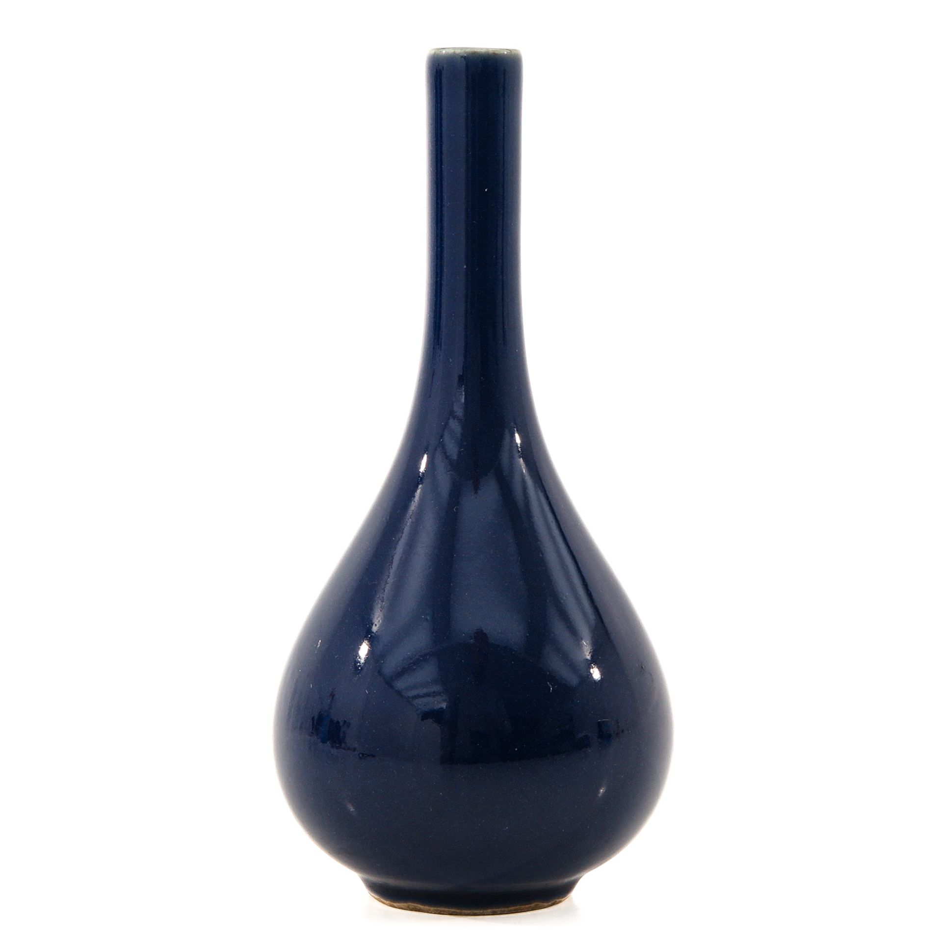 A Small Blue Glaze Vase - Bild 3 aus 9