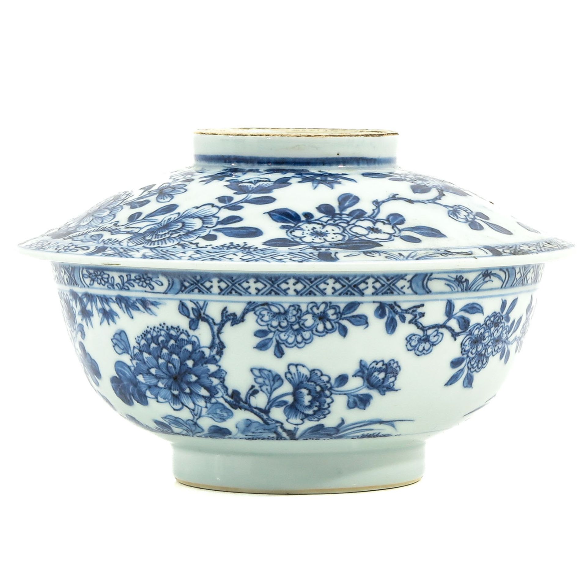 A Blue and White Bowl with Cover - Bild 2 aus 10