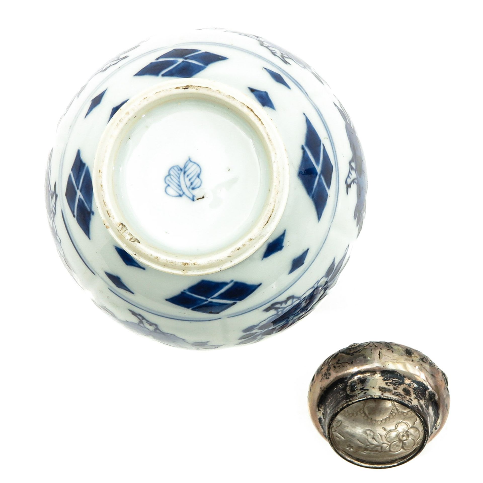 A Blue and White Tea Box - Image 6 of 9