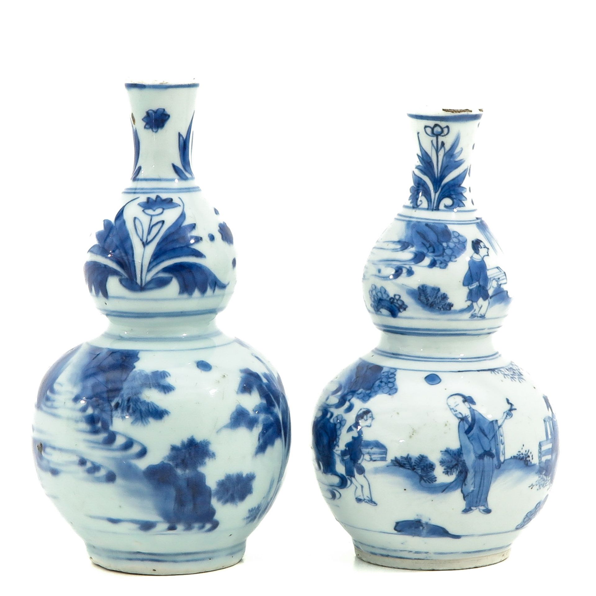 A Pair of Blue and White Gourd Vases - Image 3 of 10