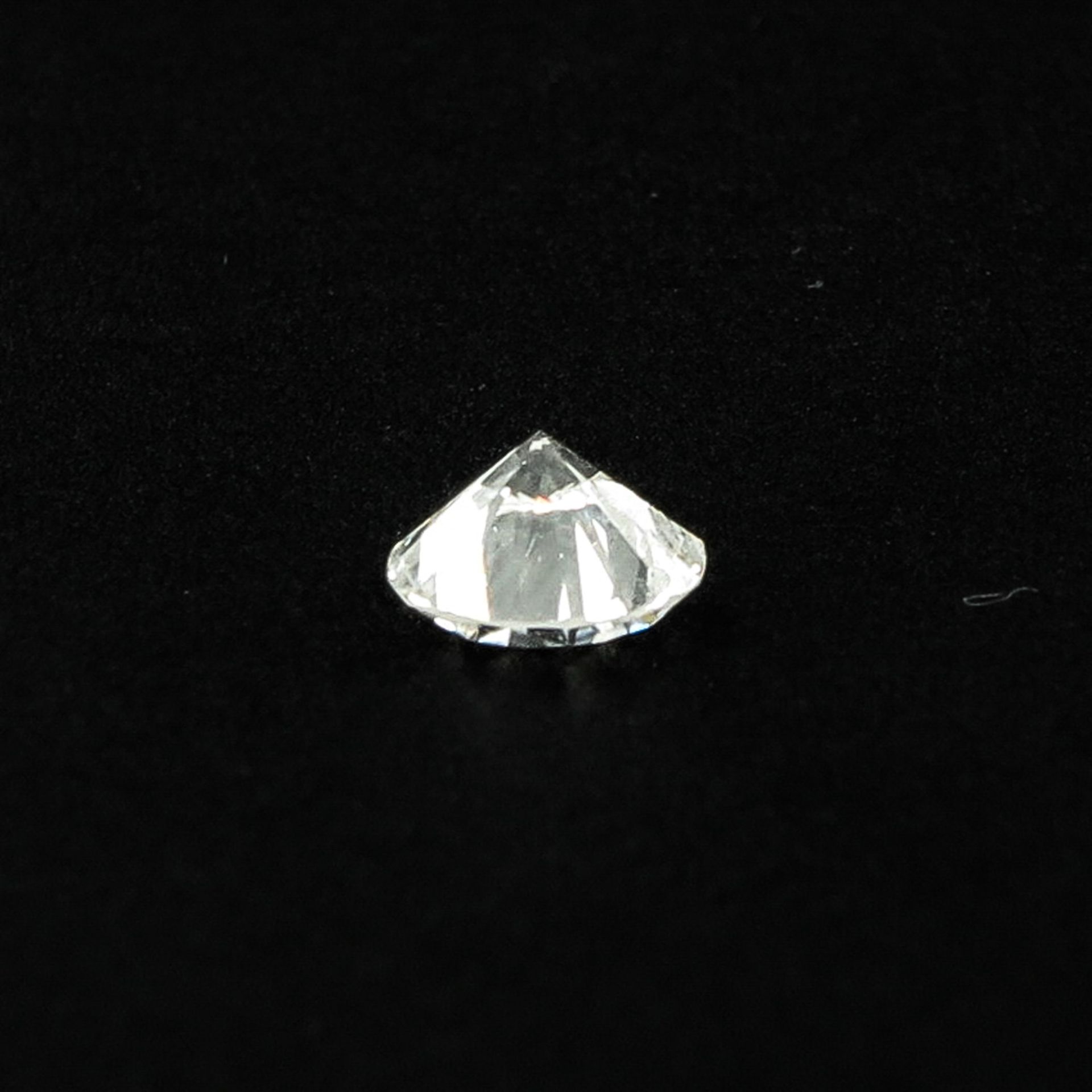 A Brilliant Cut Diamond - Bild 2 aus 3