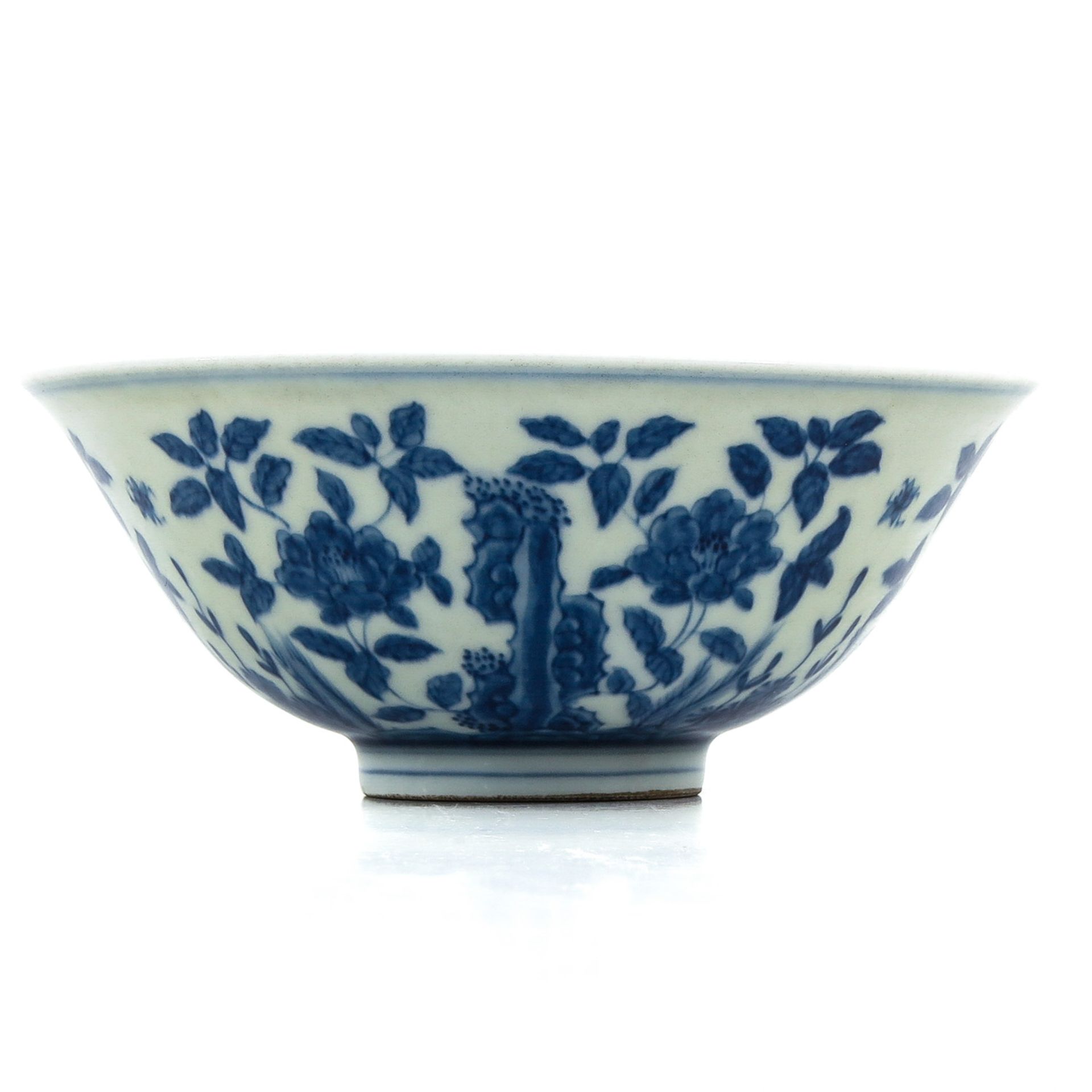 A Blue and White Bowl - Image 4 of 9