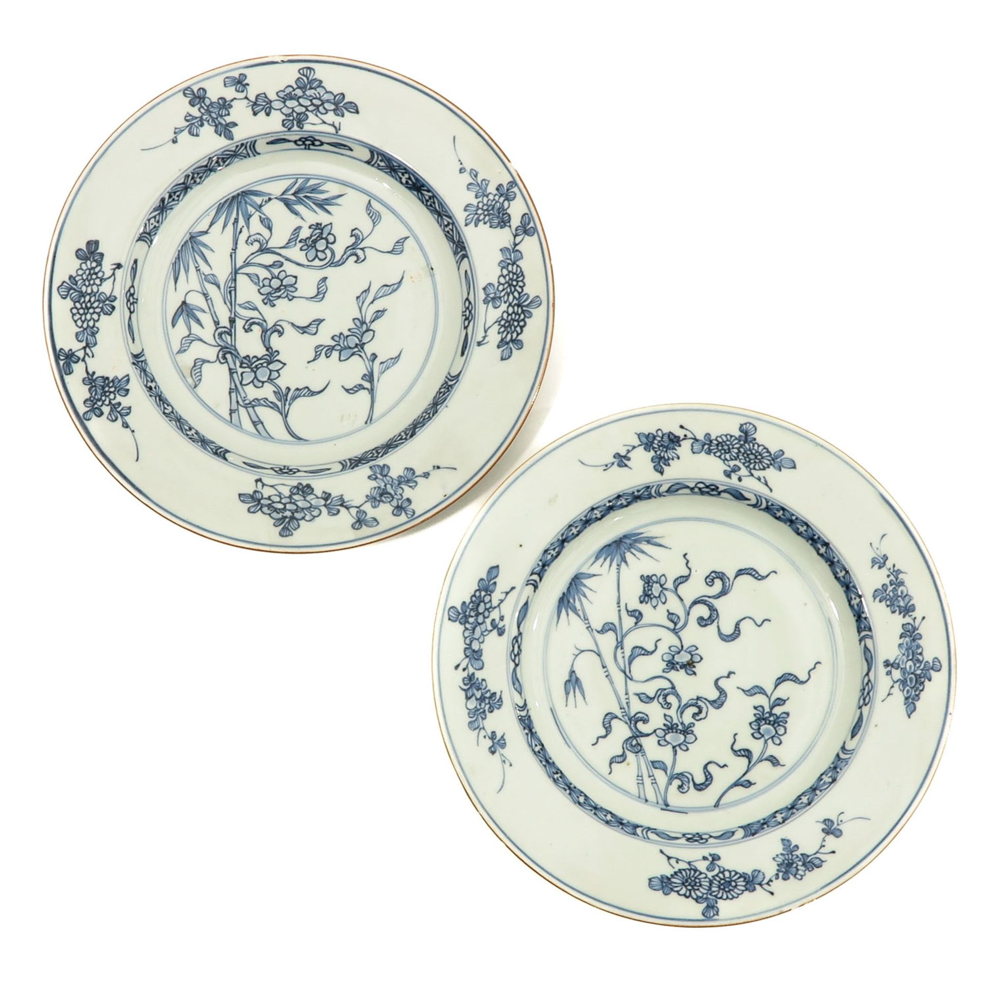 A Collection of 4 Blue and White Plates - Image 3 of 10