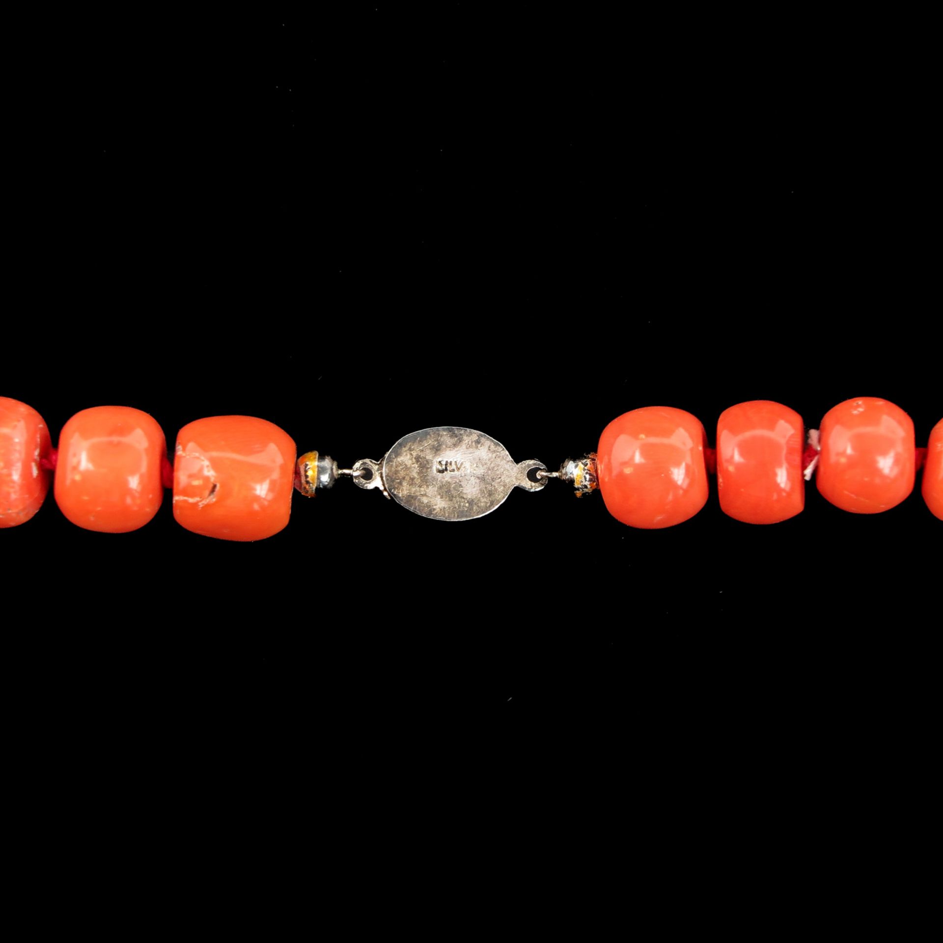 A 19th Century Red Coral Necklace - Image 4 of 5