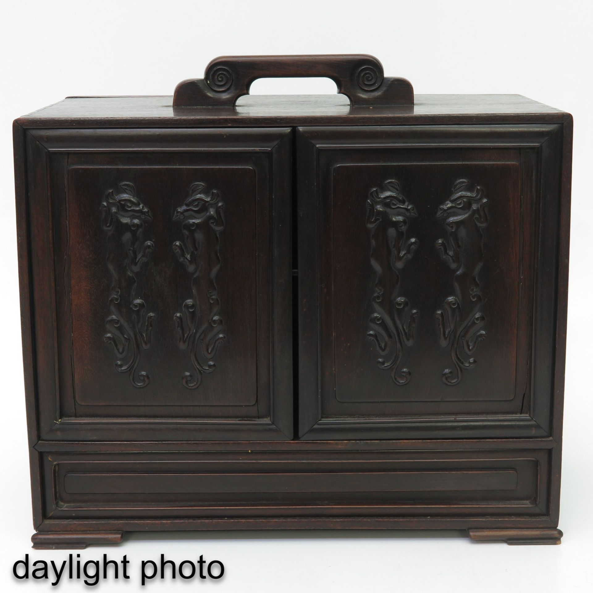 A Chinese Carved Wood Cabinet - Image 7 of 10