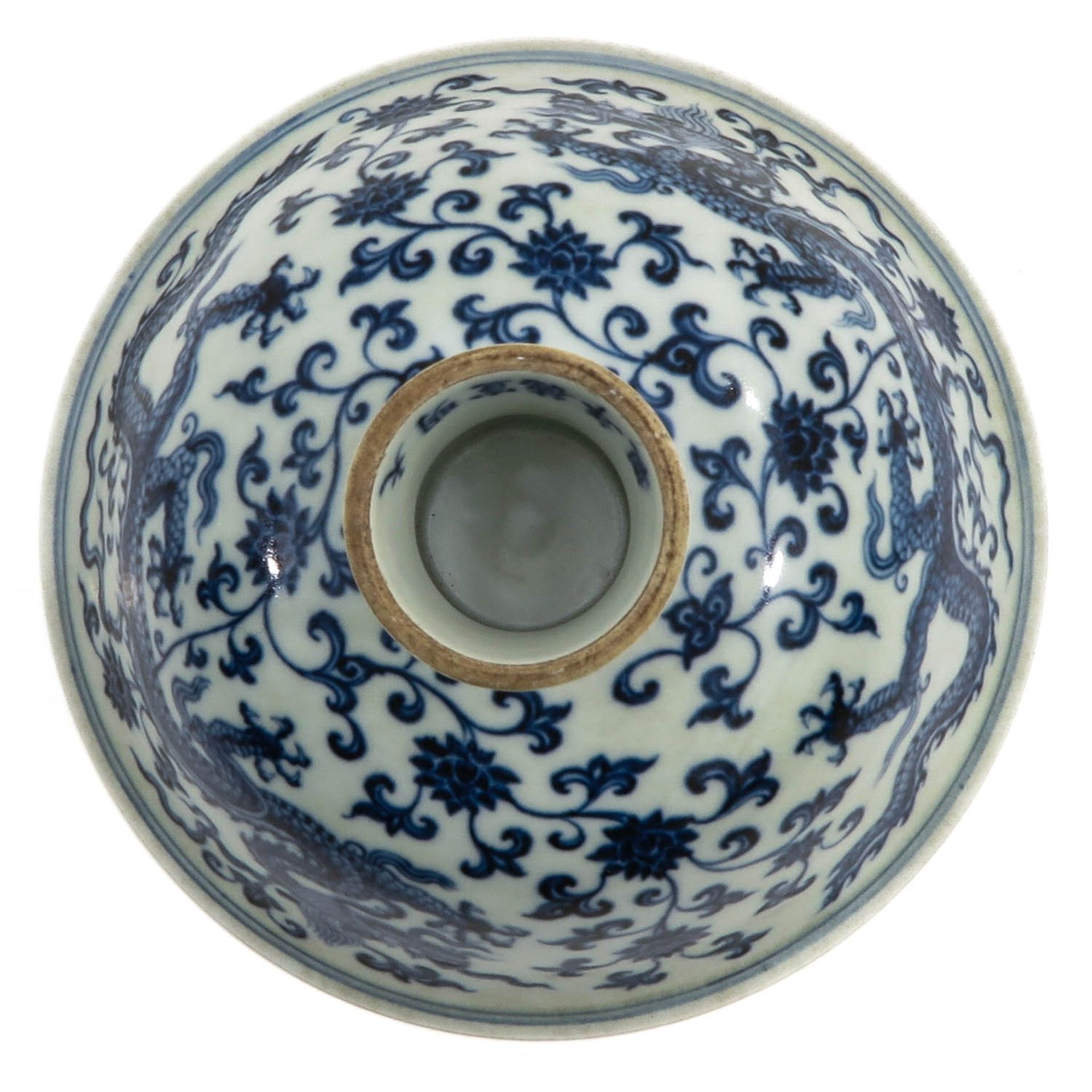 A Blue and White Stem Cup - Bild 6 aus 10