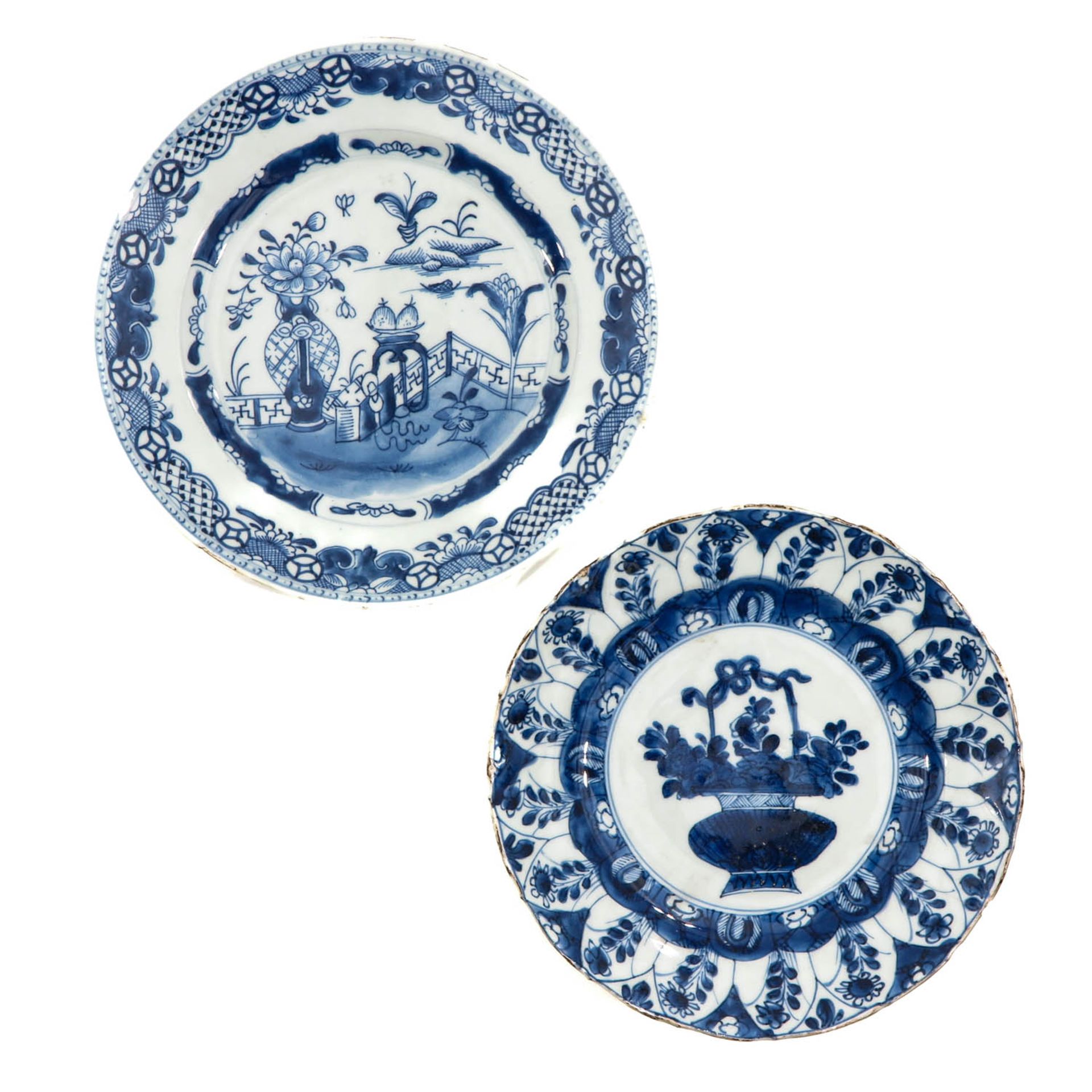 A Collection of 5 Blue and White Plates - Image 5 of 9