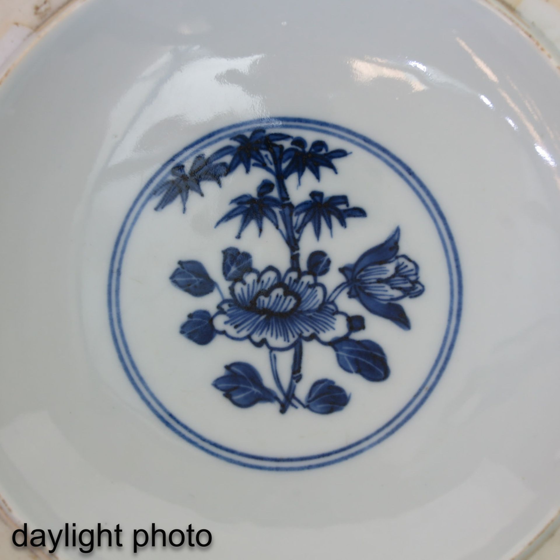 A Blue and White Bowl with Cover - Bild 10 aus 10