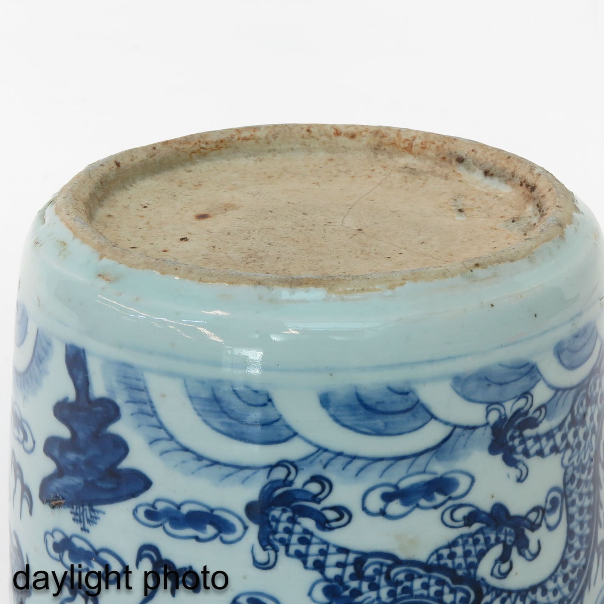 A BLue and White Brush Pot - Bild 8 aus 9