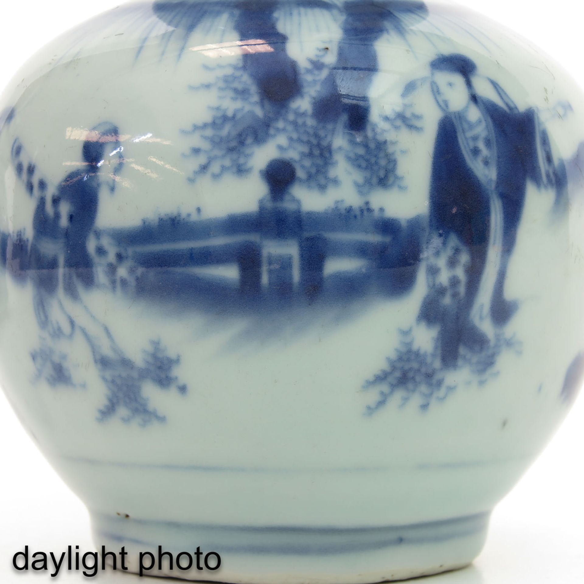 A Pair of Blue and White Gourd Vases - Image 10 of 10