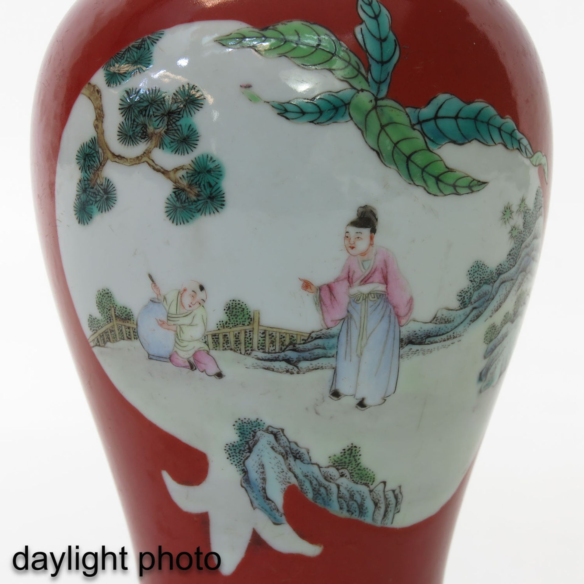 A Famille Rose Meiping Vase - Bild 9 aus 9