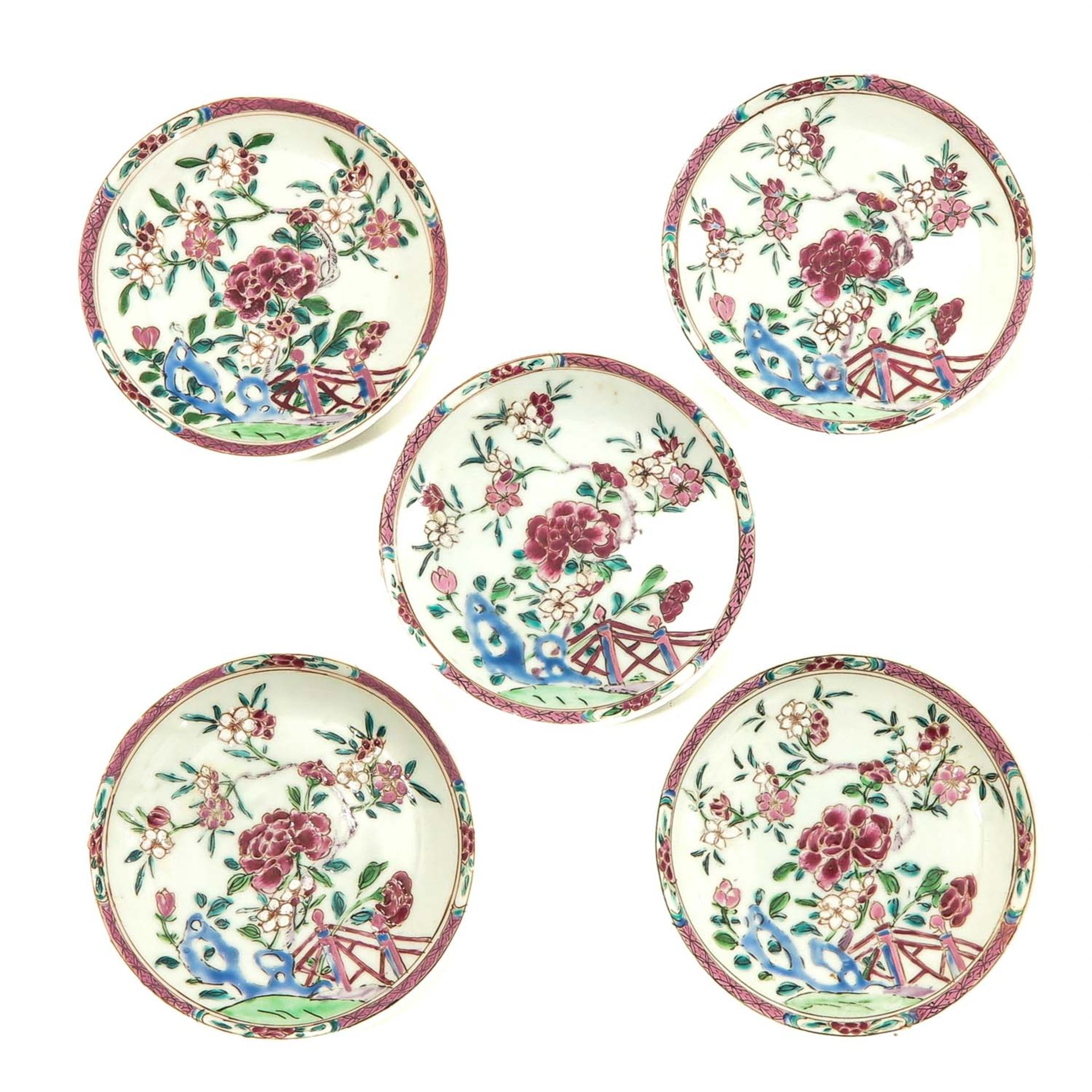 A Collection of Famille Rose Cups and Saucers - Bild 7 aus 10