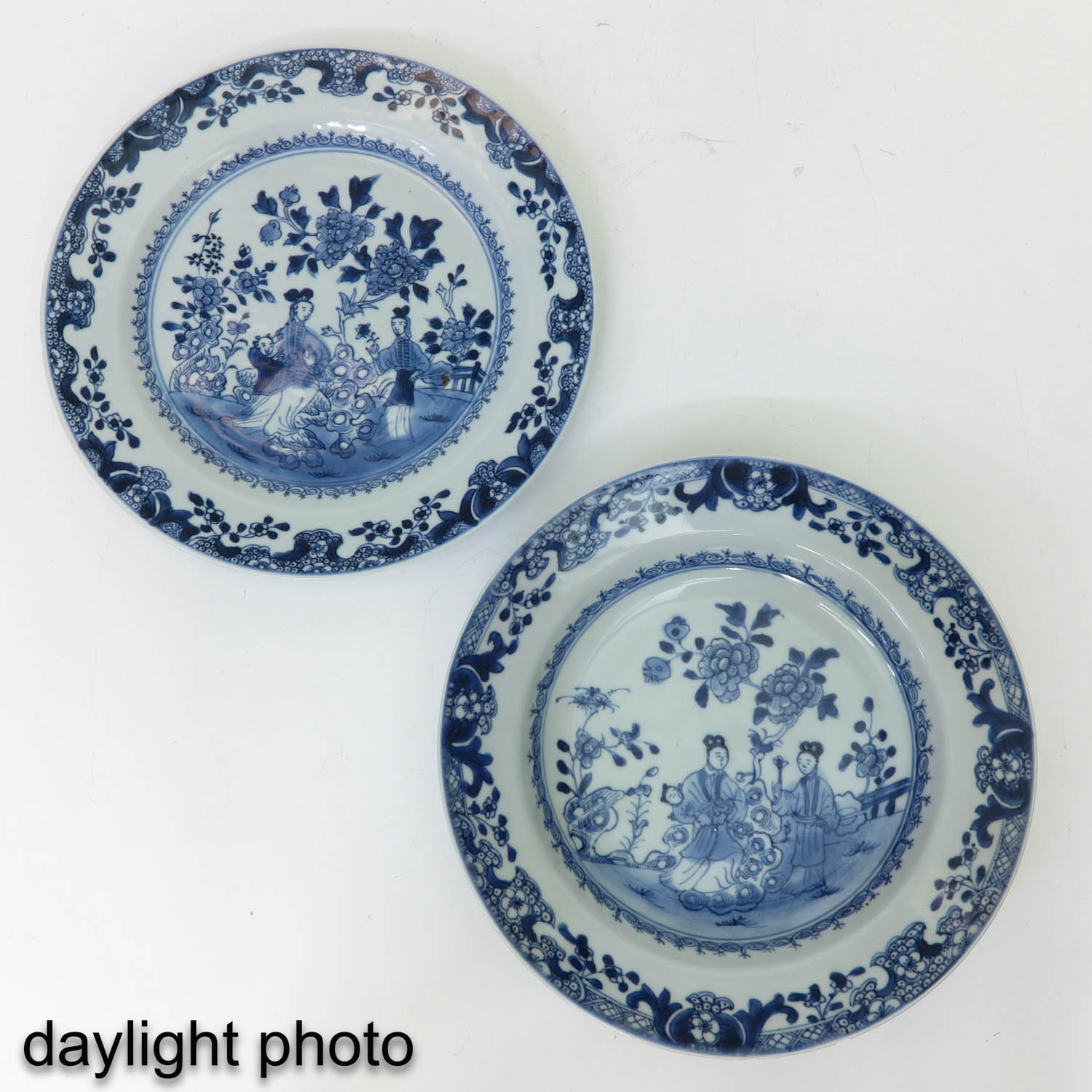 A Lot of 2 Blue and White Plates - Image 7 of 10