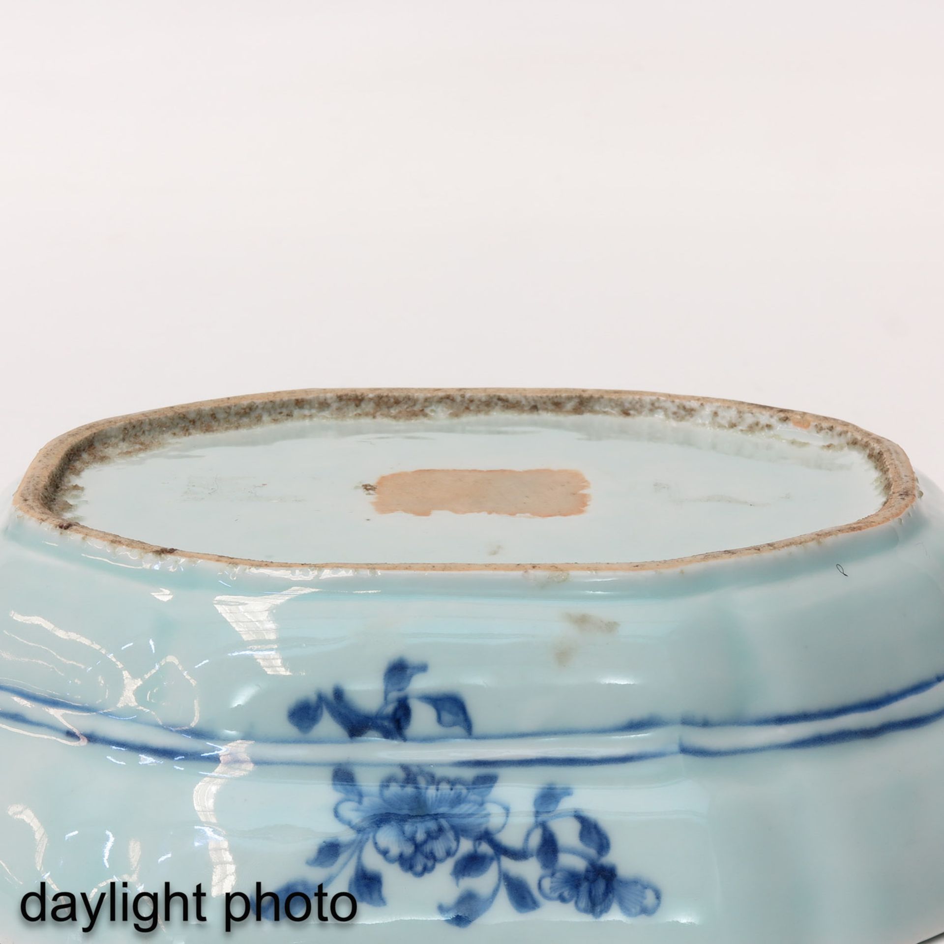 A Blue and White Serving Bowl - Image 8 of 9