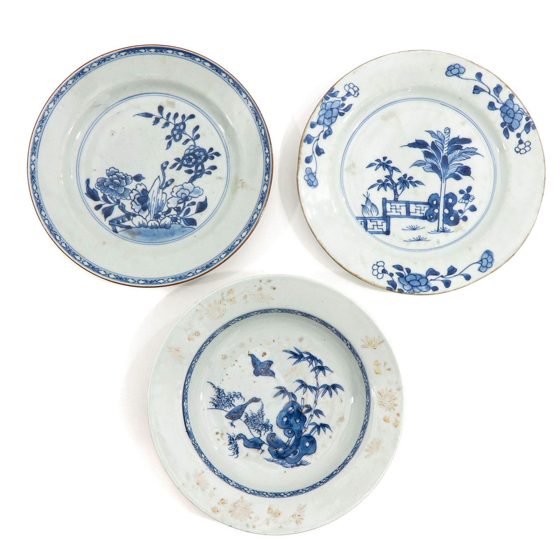 A Collection of 5 Blue and White Plates - Image 3 of 9
