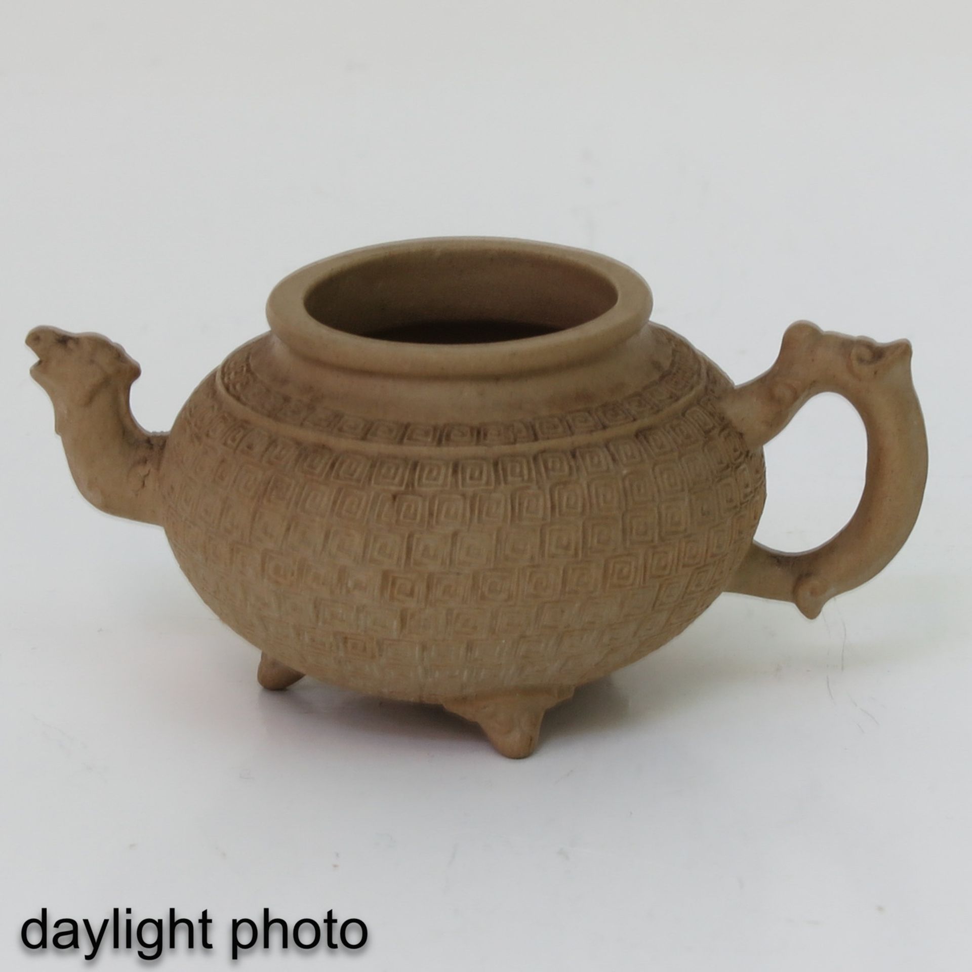 A Miniature Yixing Teapot - Bild 7 aus 9