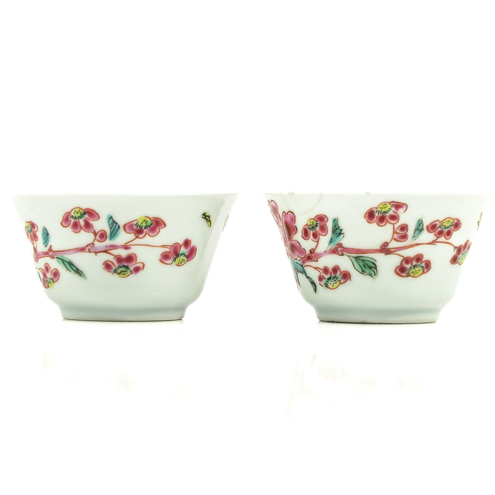 A Pair of Famille Rose Cups and Saucers - Bild 2 aus 10