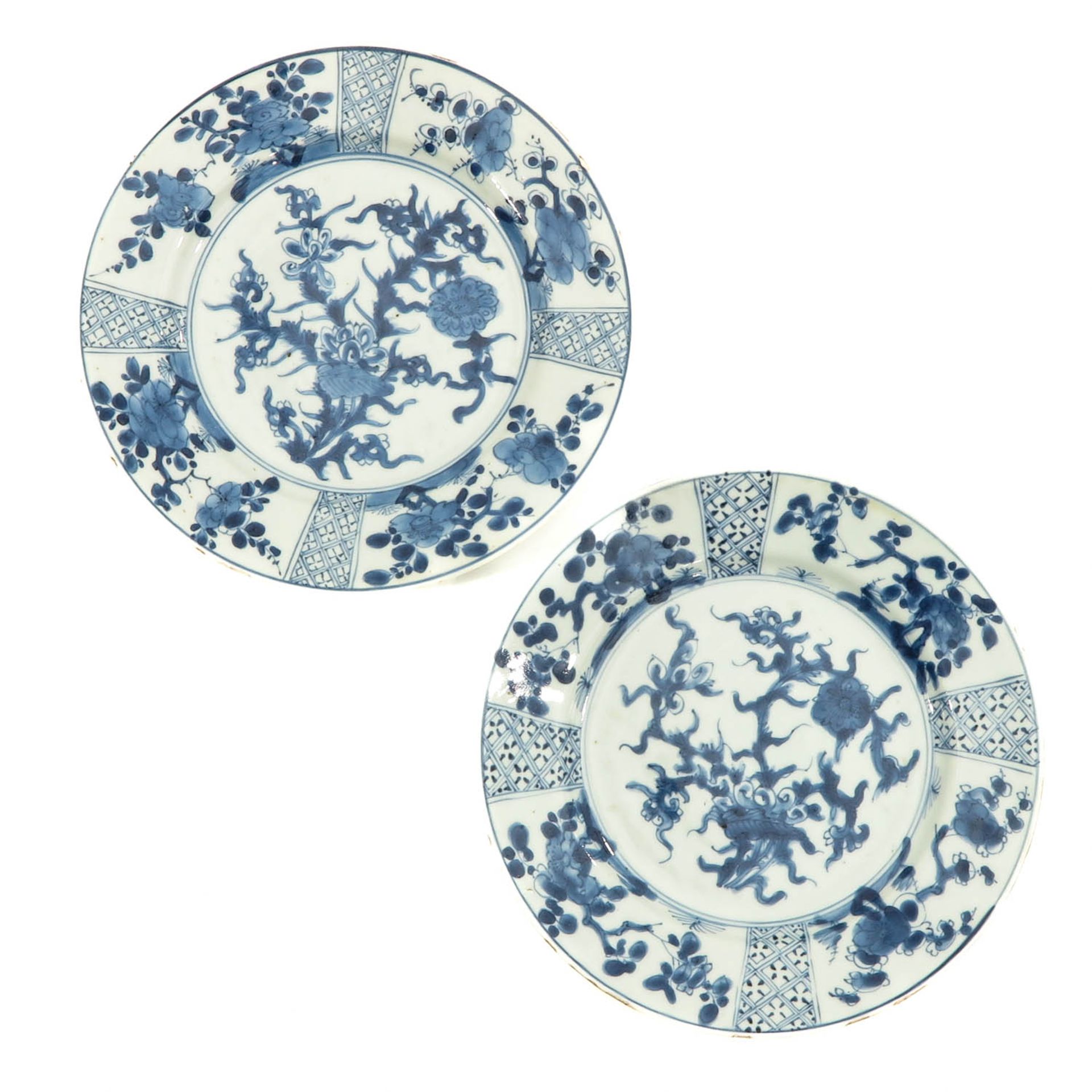 A Collection of 4 Blue and White Plates - Image 5 of 10