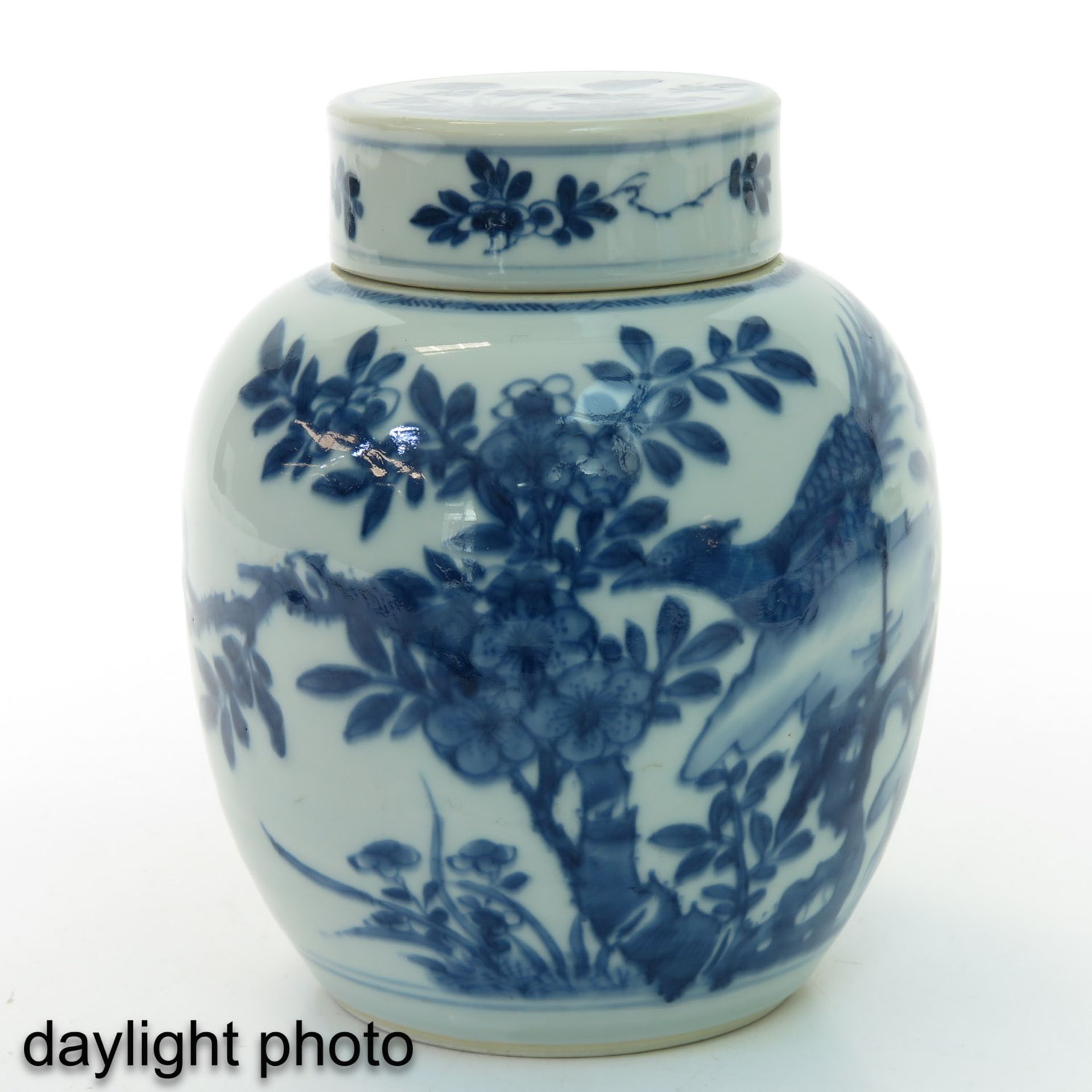 A Pair of Blue and White Ginger Jars - Image 7 of 10