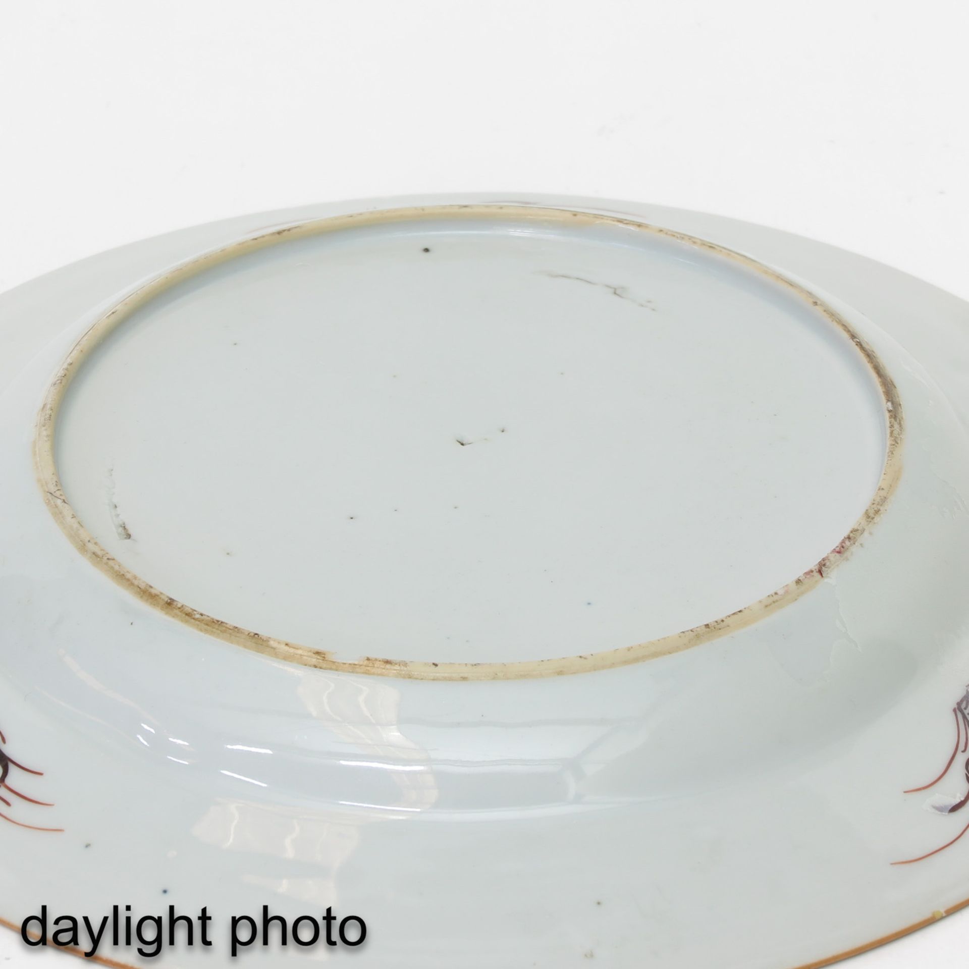 A Pair of Famille Rose Plates - Bild 8 aus 9