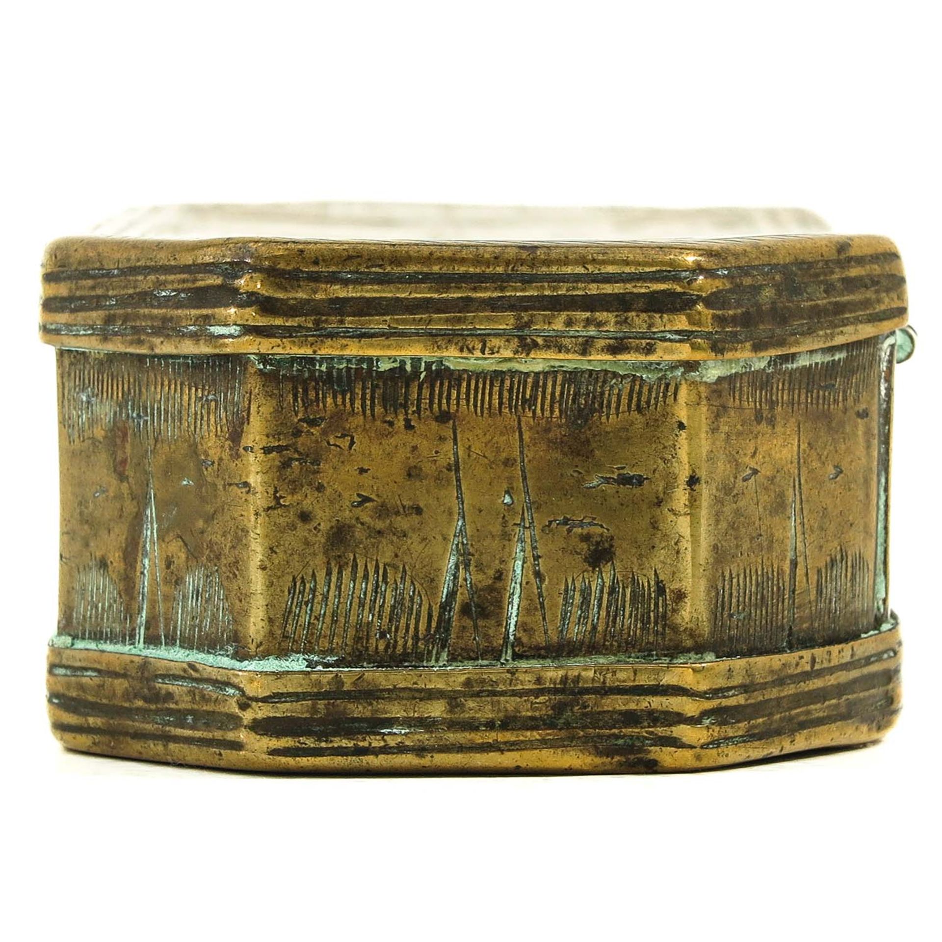 An 18th Century Dutch Tobacco Box - Image 2 of 7