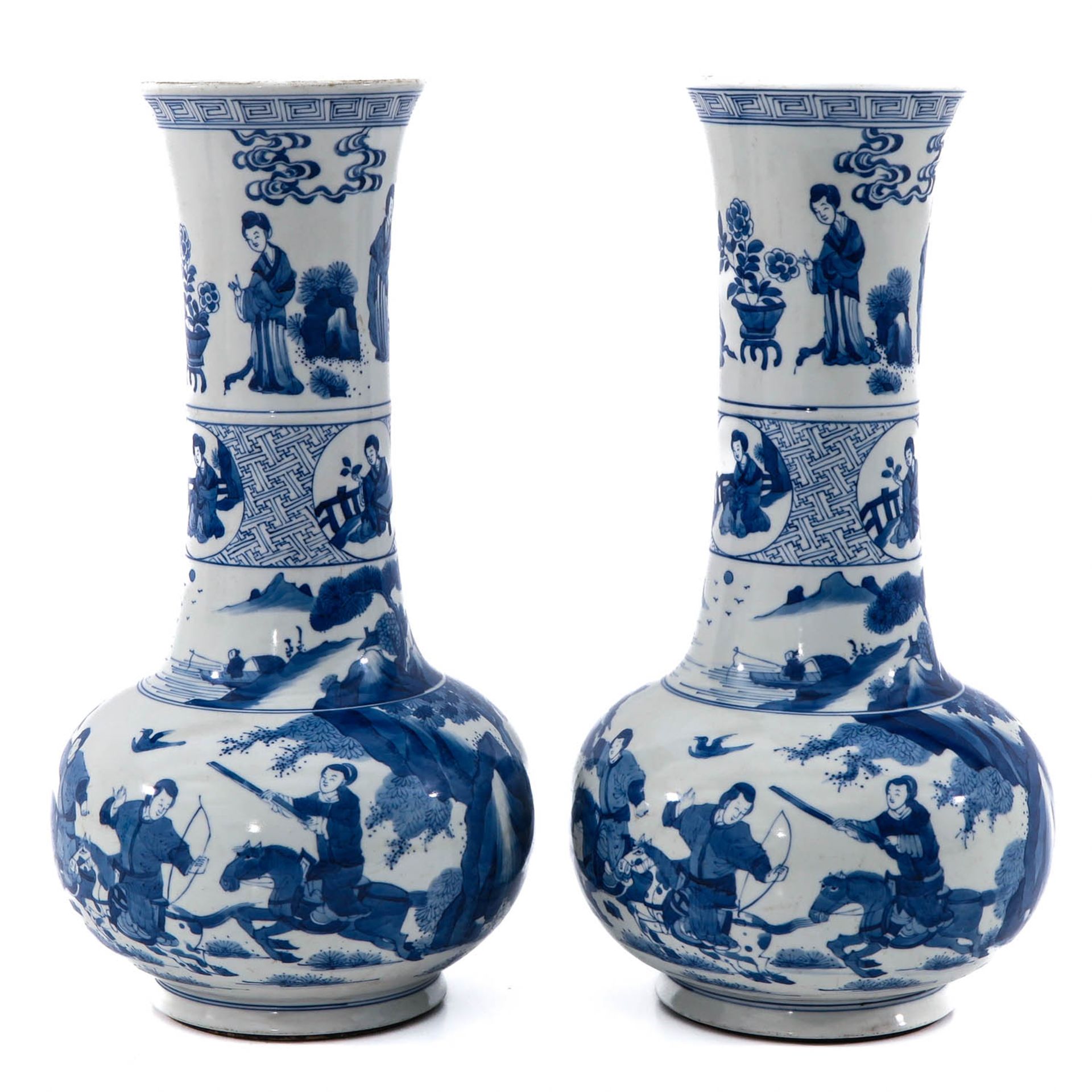 A Pair of Blue and White Vases - Image 3 of 10