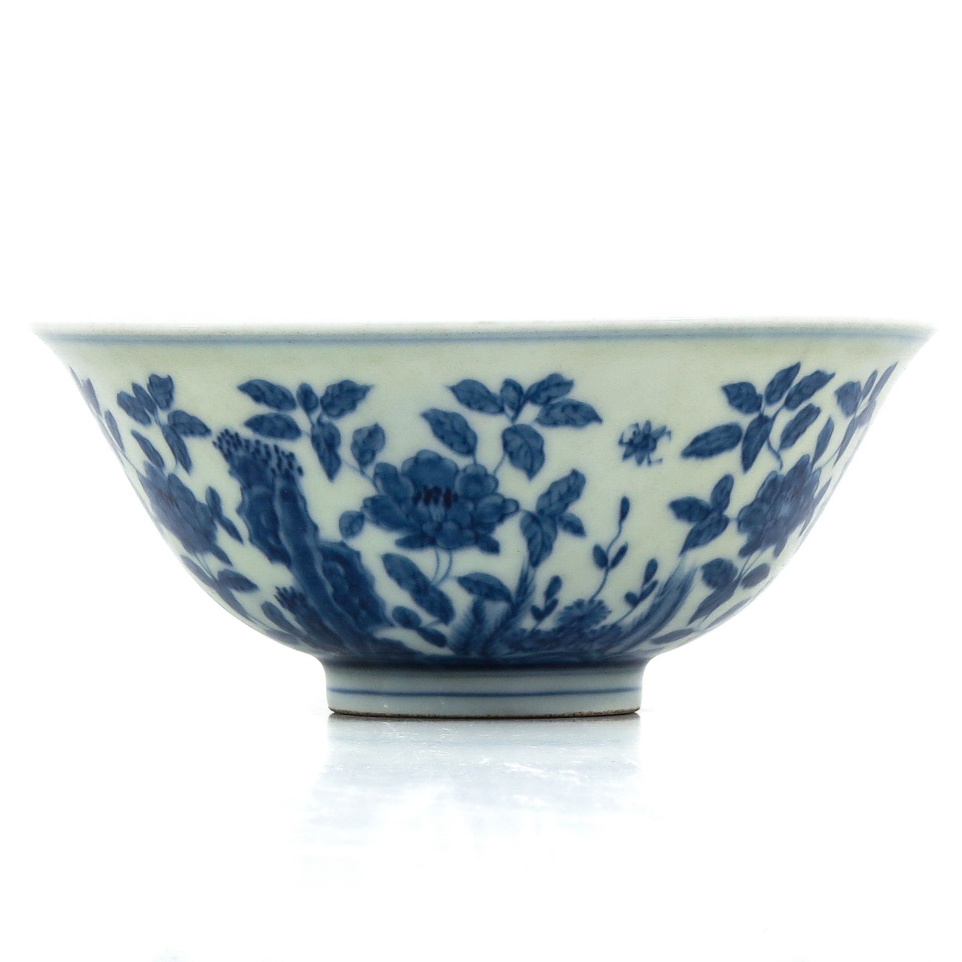 A Blue and White Bowl - Image 3 of 9