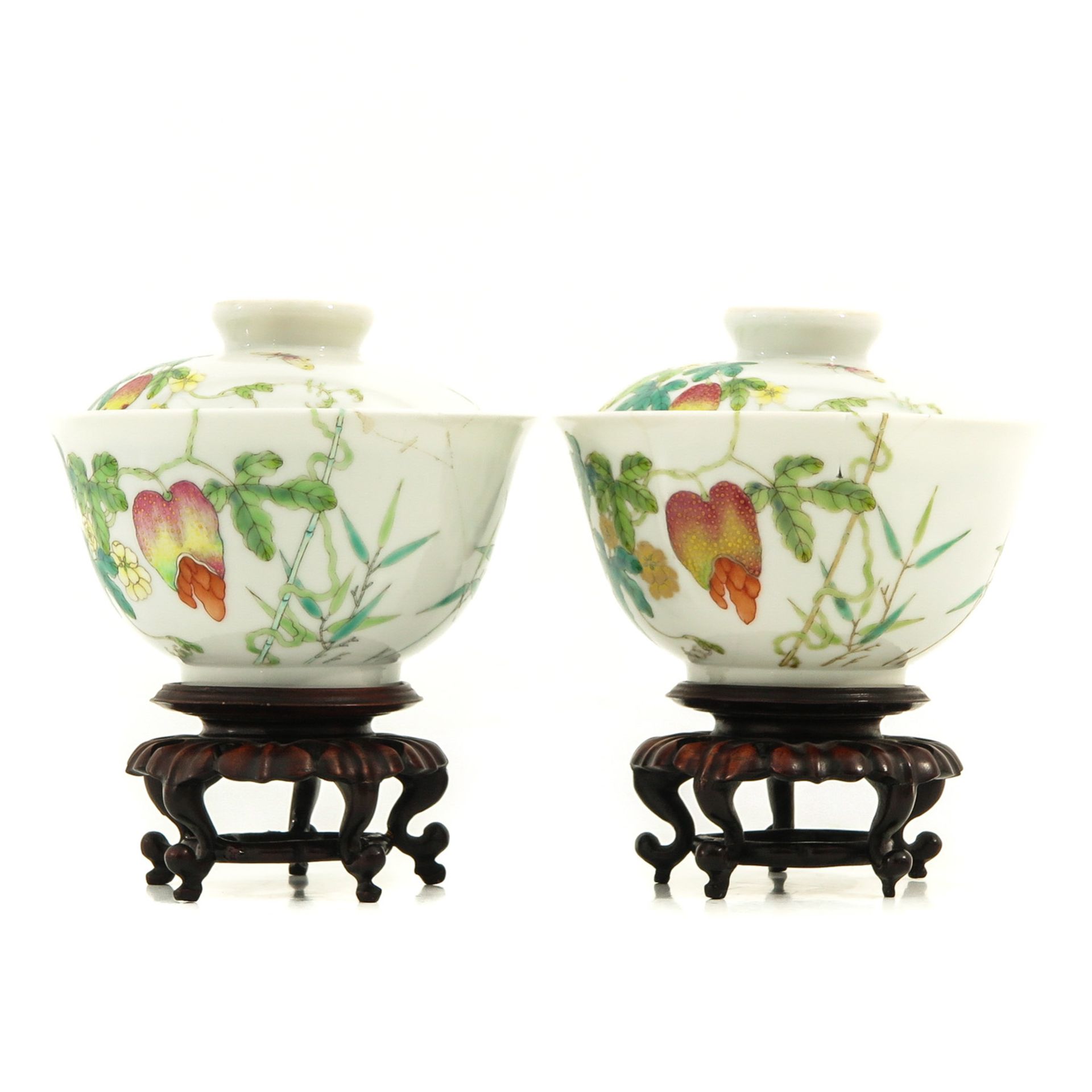 A Pair of Famille Rose Cups and Covers - Bild 2 aus 10