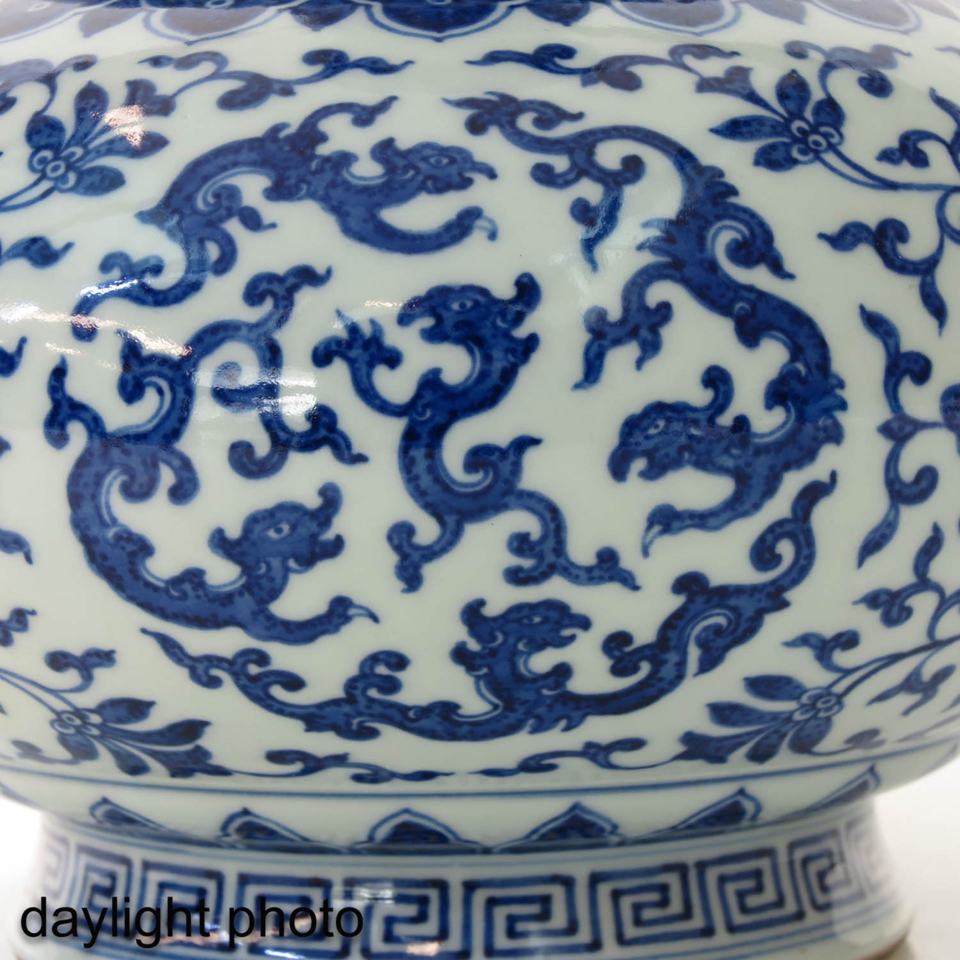 A Blue and White Vase - Image 10 of 10