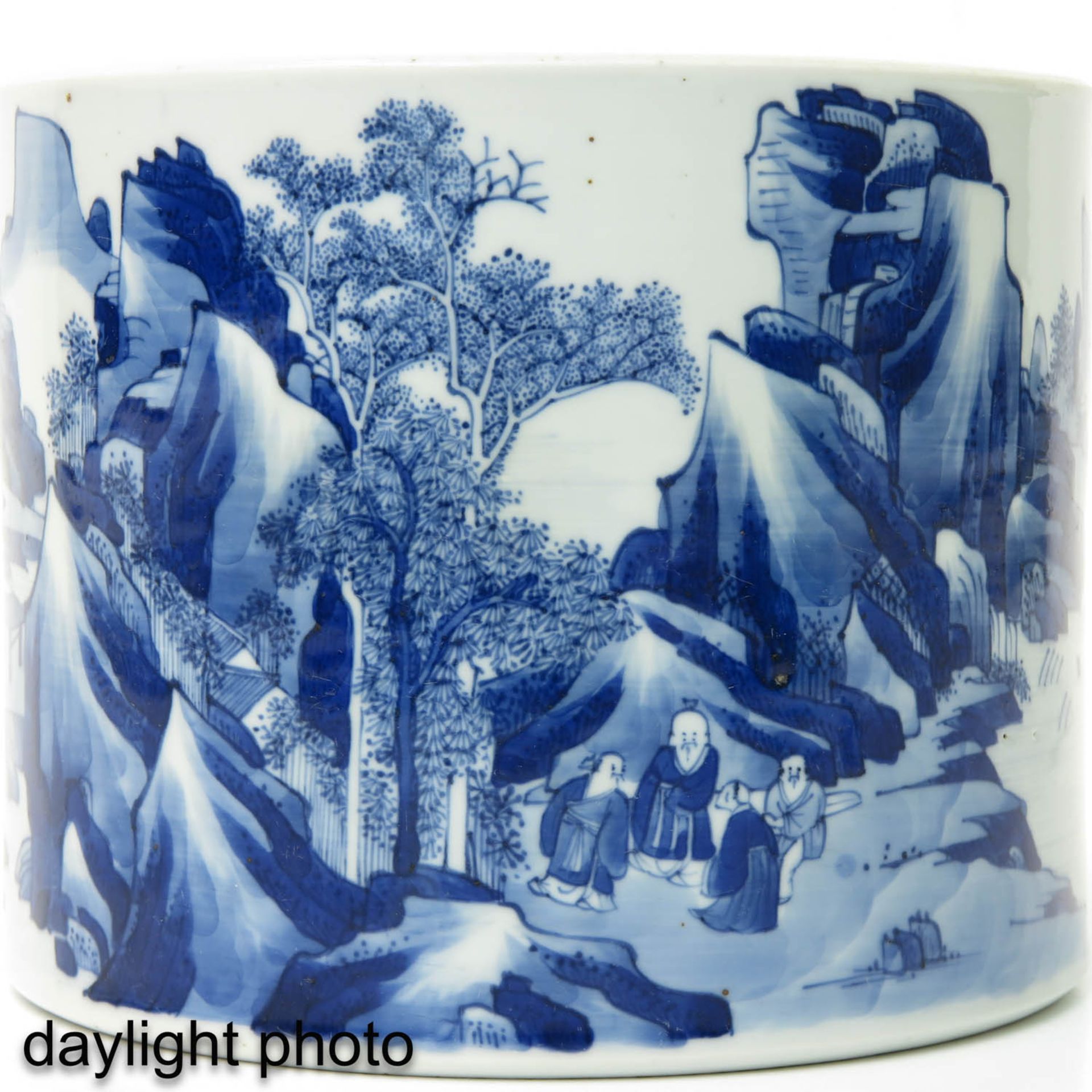 A Blue and White Brush Pot - Image 9 of 9