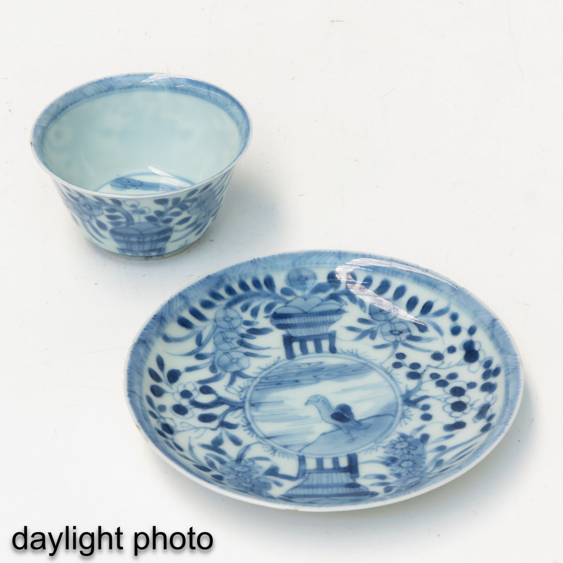 A Blue and White Cup and Saucer - Bild 7 aus 10