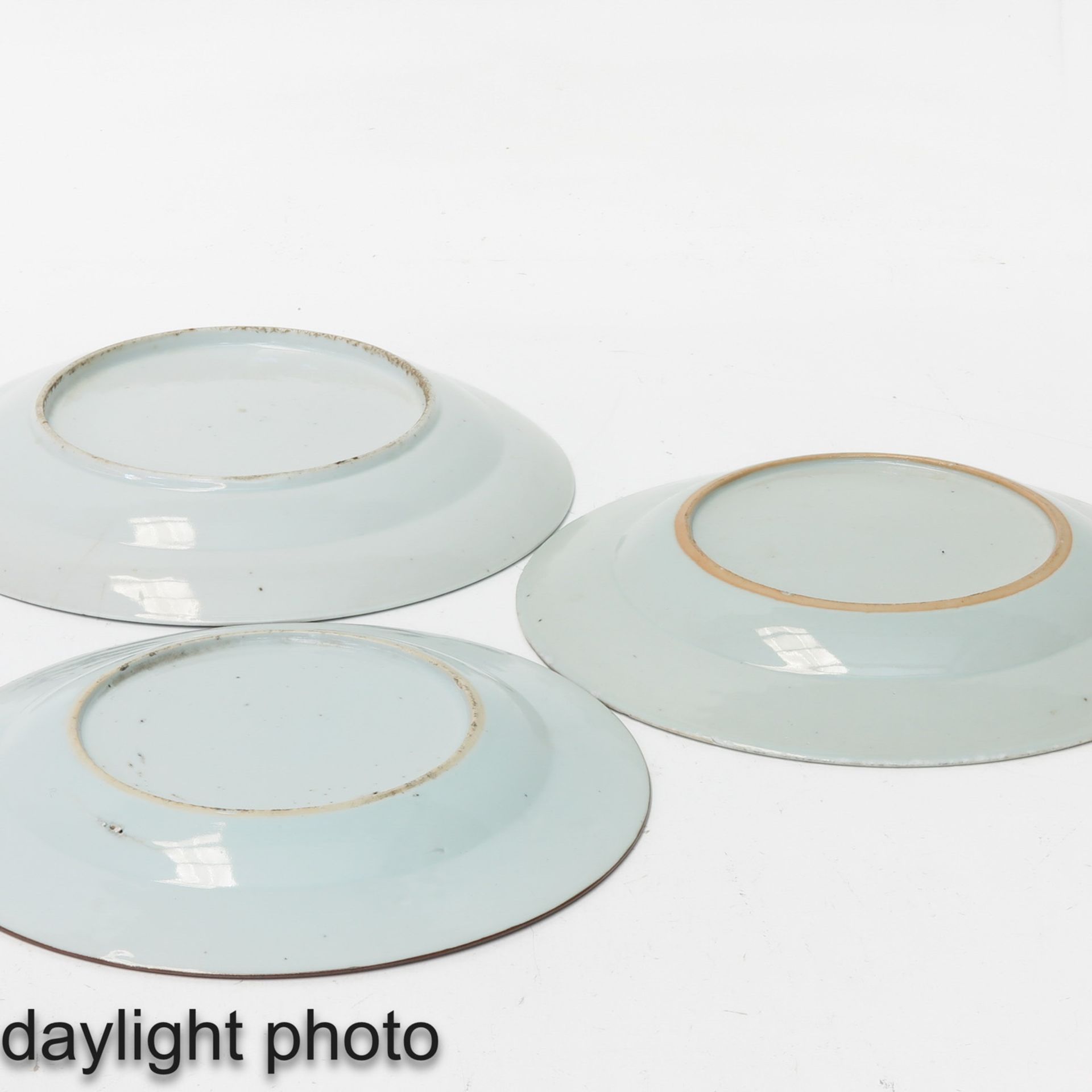A Collection of 3 Blue and White Plates - Image 10 of 10