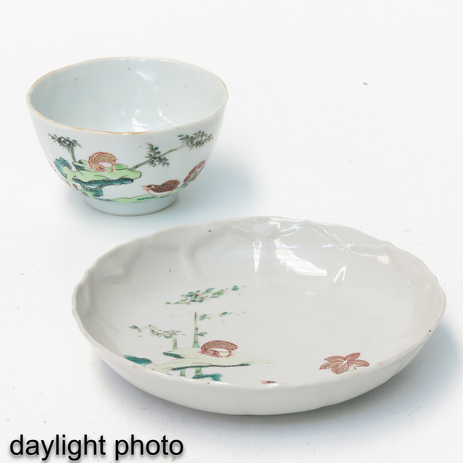 A Pair of Famille Rose Cups and Saucers - Image 9 of 10