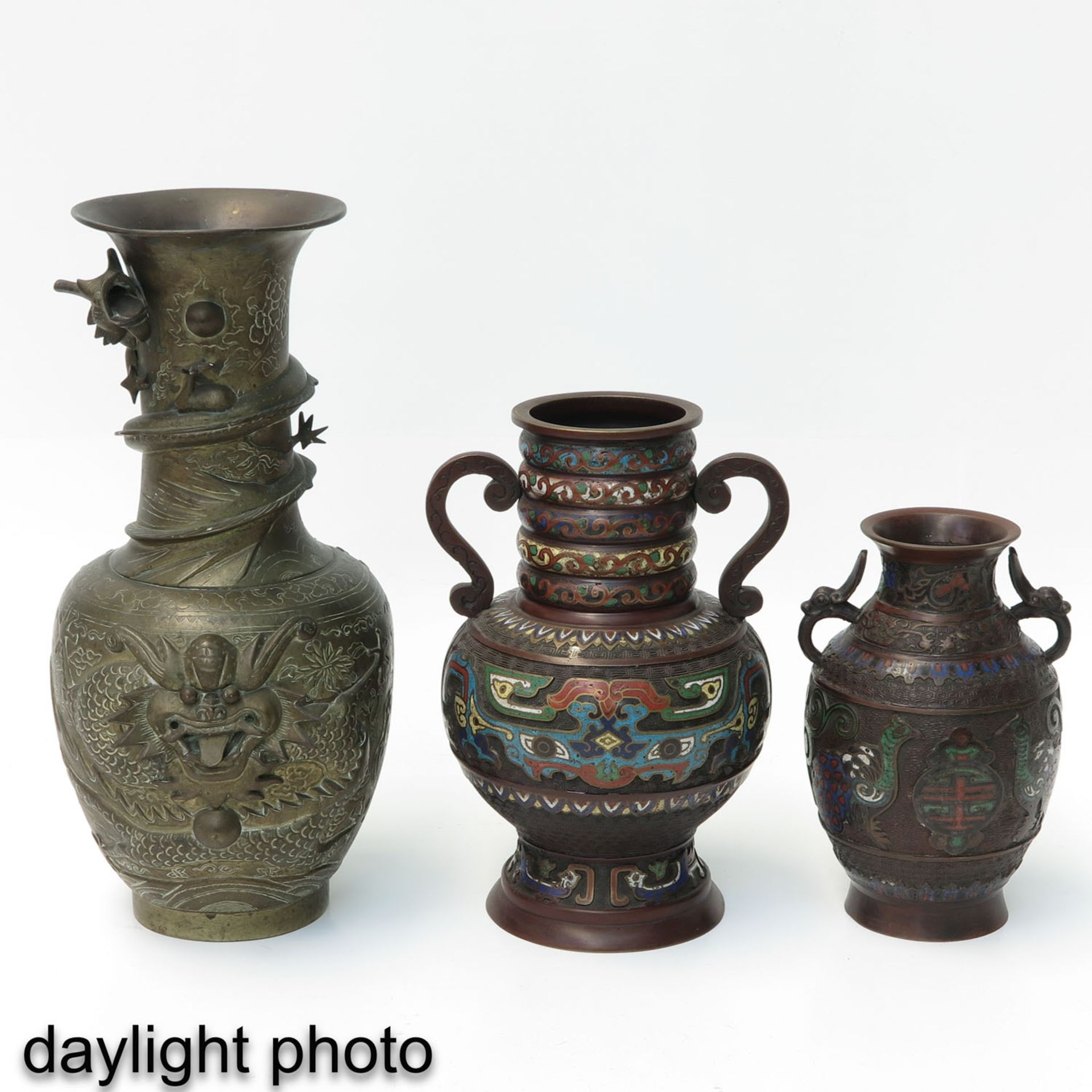 A Pair of Cloisonne Vase and Bronze Vase - Image 7 of 10