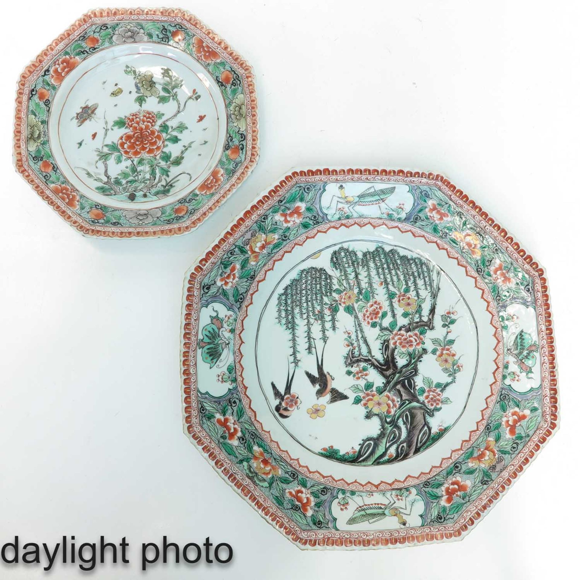 A Collection of 3 Plates - Image 9 of 10