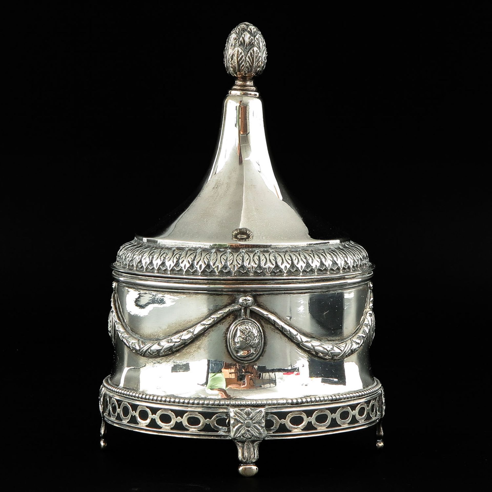 A Silver Louis XVI Tobacco Box - Image 3 of 9