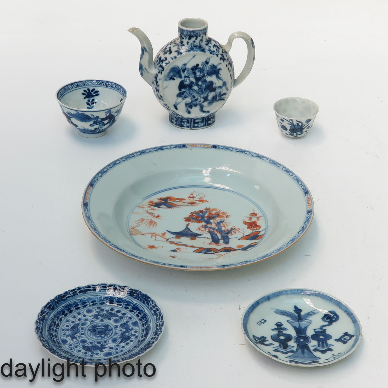 A Collection of Porcelain - Image 9 of 10