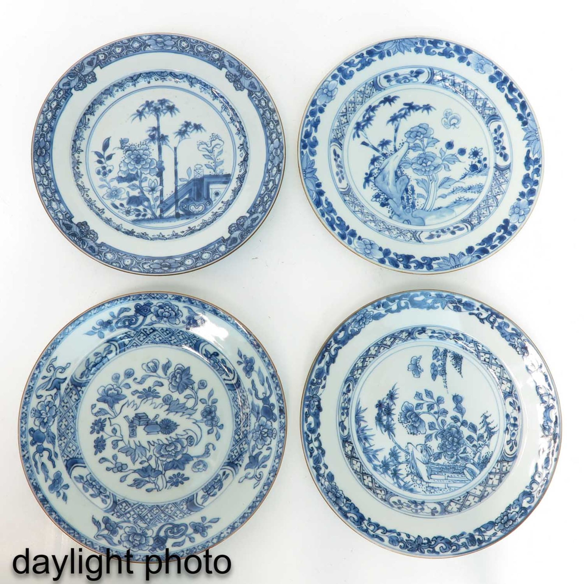 A Collection of 6 Blue and White Plates - Image 9 of 10