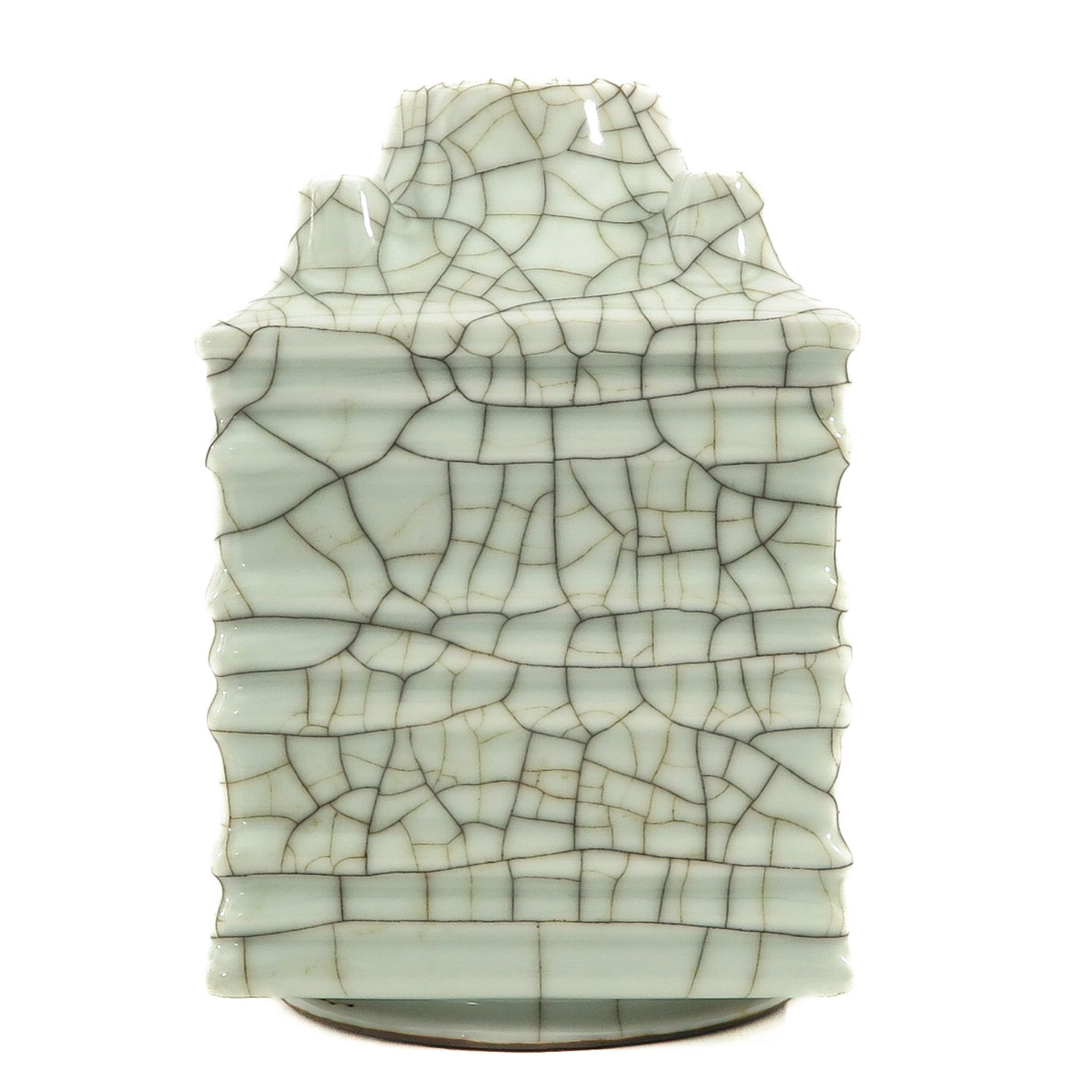 A Crackle Decor Square Vase - Image 2 of 10