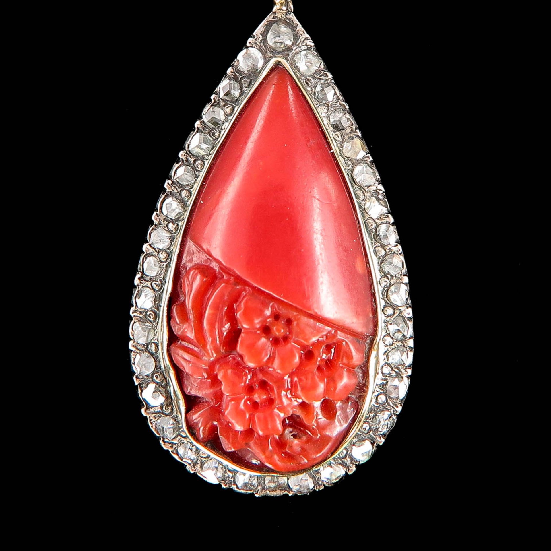 A Carved Red Coral Pendant with Diamonds - Bild 5 aus 5