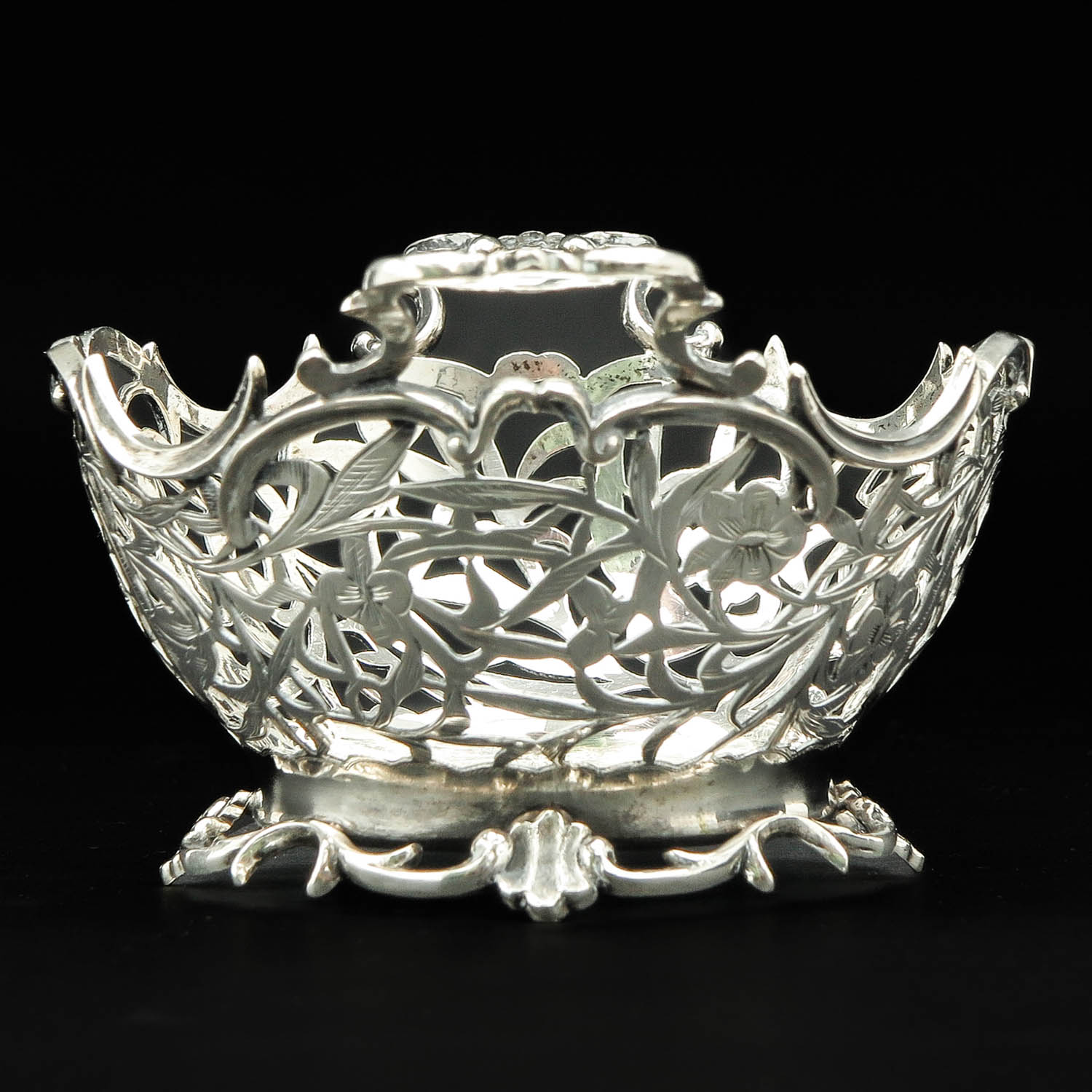 A Silver Bon Bon Basket - Image 2 of 9