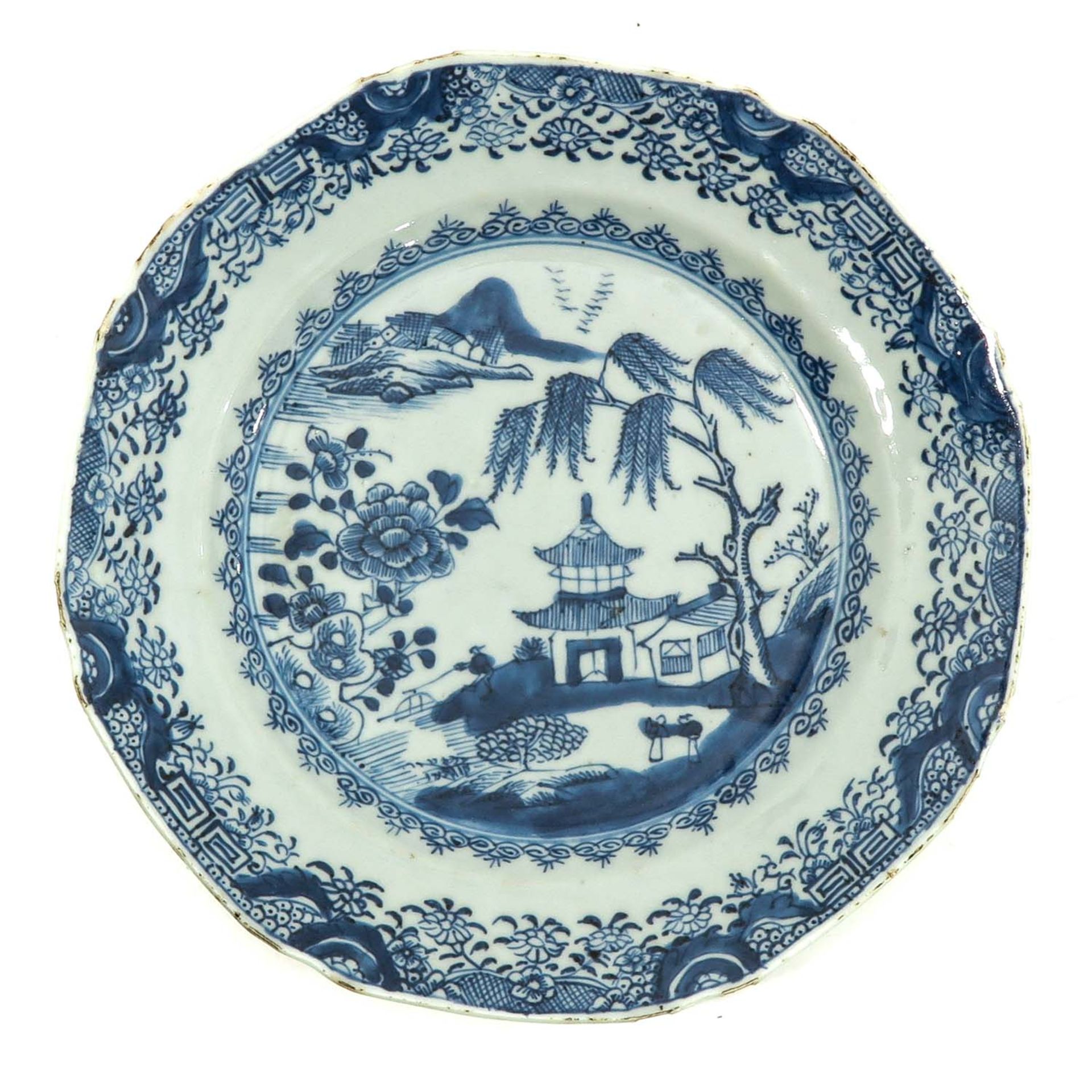 A Pair of Blue and White Plates - Image 3 of 9