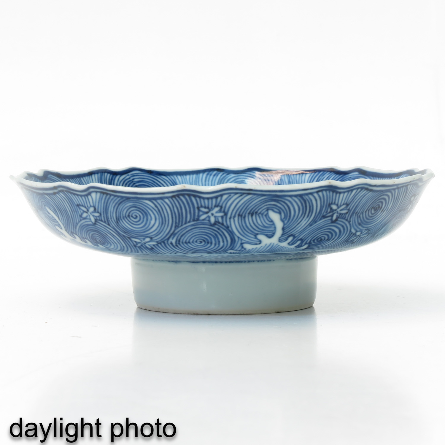 A Blue and White Stem Bowl - Image 7 of 10