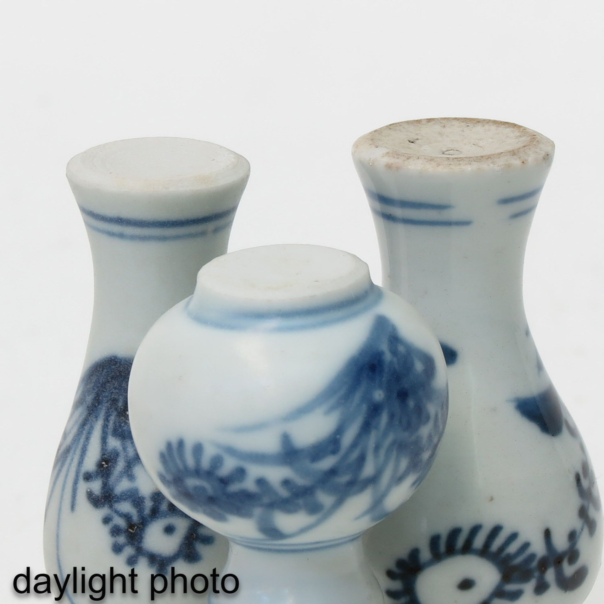 A Collection of 6 Miniature Vases - Image 8 of 10