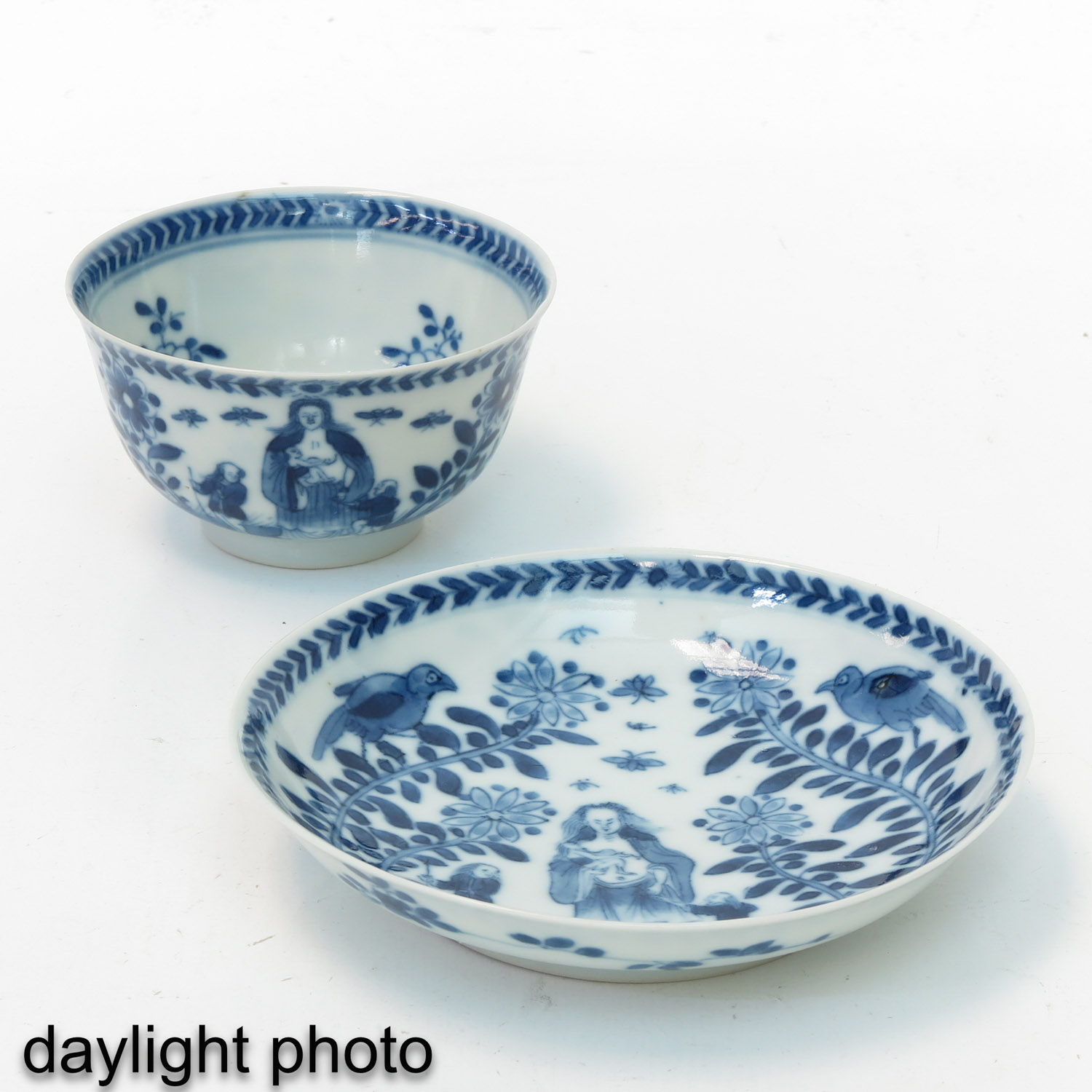 A Collection of Blue and White Cups and Saucer - Image 9 of 10